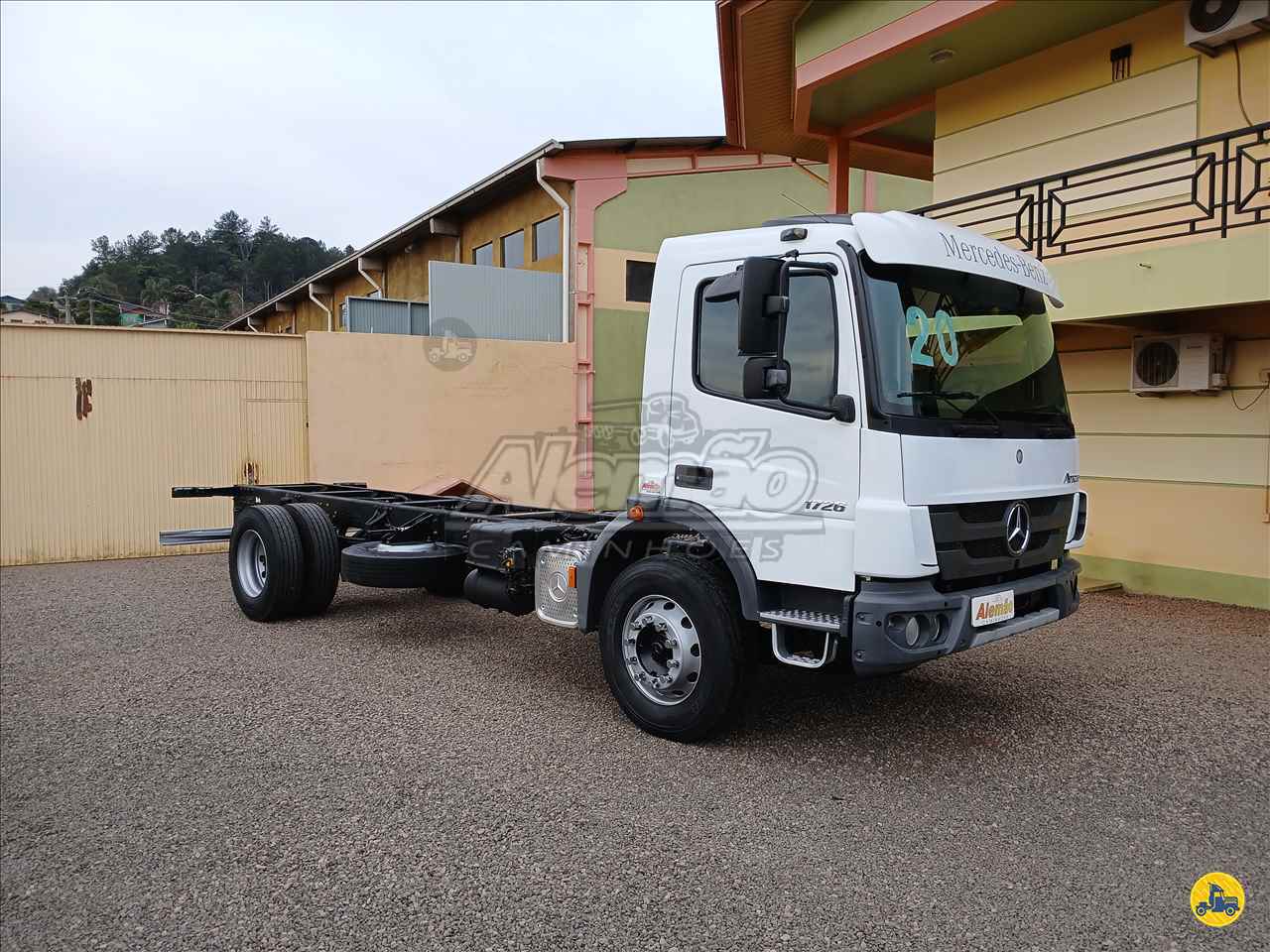 CAMINHAO MERCEDES-BENZ MB 1726 Baú Frigorífico Toco 4x2 Alemão Caminhões GETULIO VARGAS RIO GRANDE DO SUL RS