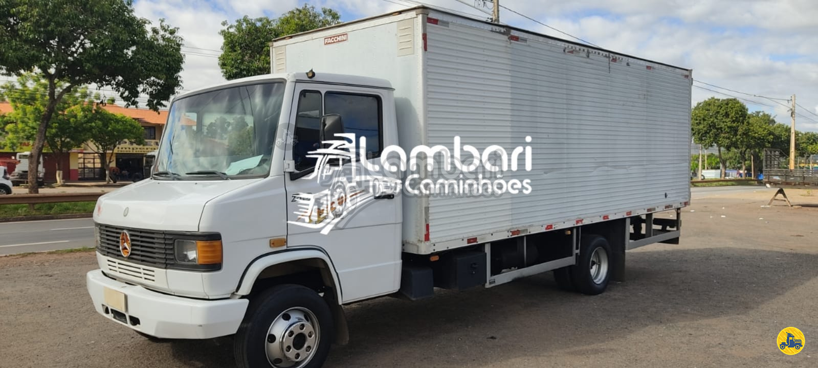 CAMINHAO MERCEDES-BENZ MB 710 Baú Furgão 3/4 4x2 Lambari Caminhões GOIANIA GOIAS GO