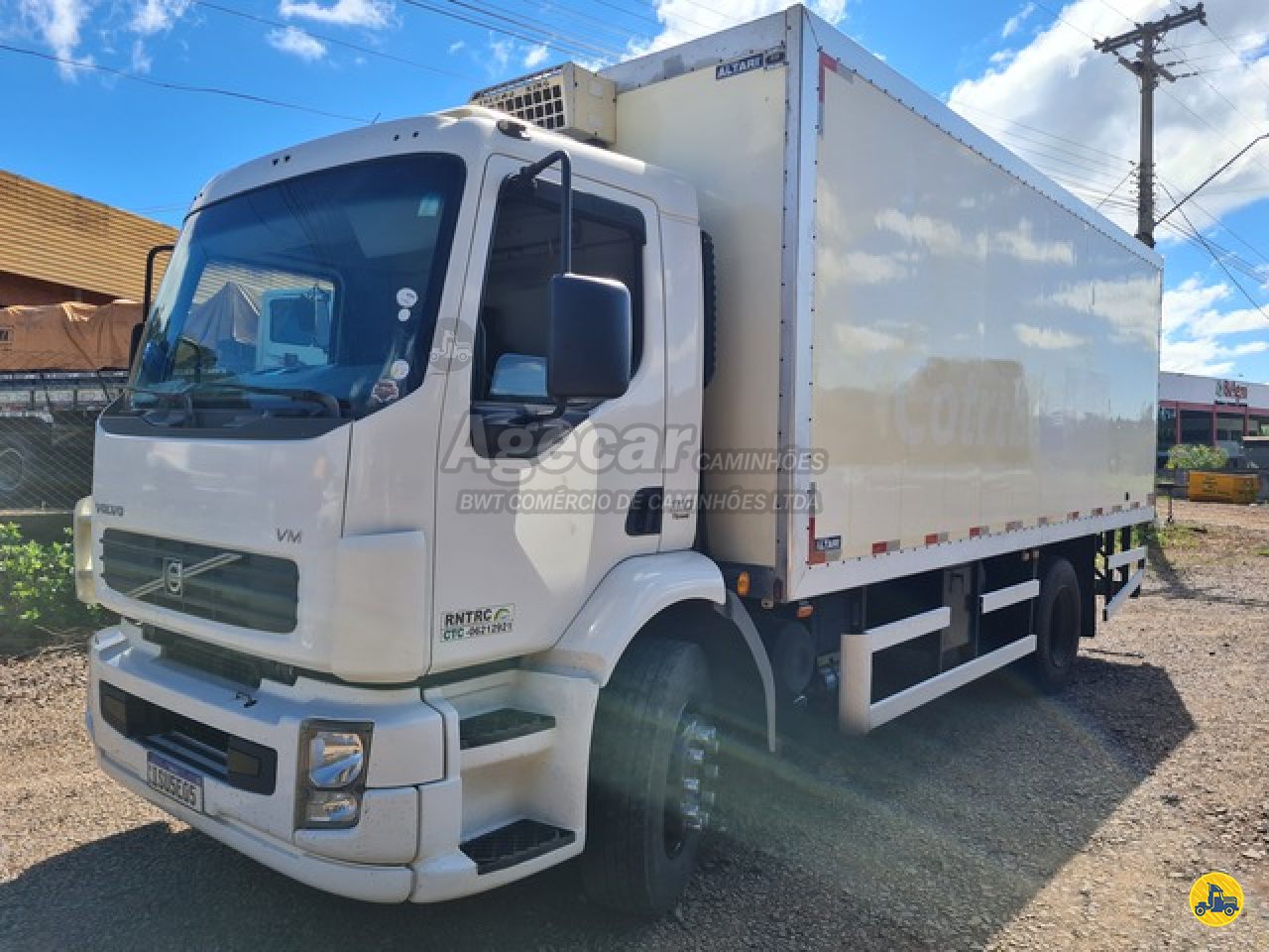 CAMINHAO VOLVO VOLVO VM 210 Baú Térmico Truck 6x2 Agecar Caminhões GETULIO VARGAS RIO GRANDE DO SUL RS