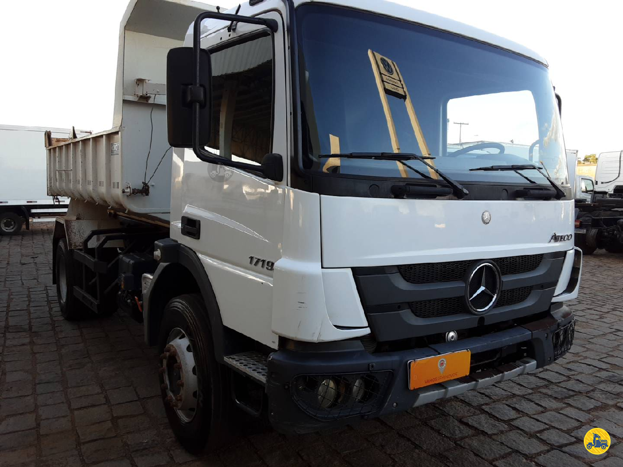 CAMINHAO MERCEDES-BENZ MB 1719 Caçamba Basculante Toco 4x2 Transrio VW - Palmas PALMAS TOCANTINS TO