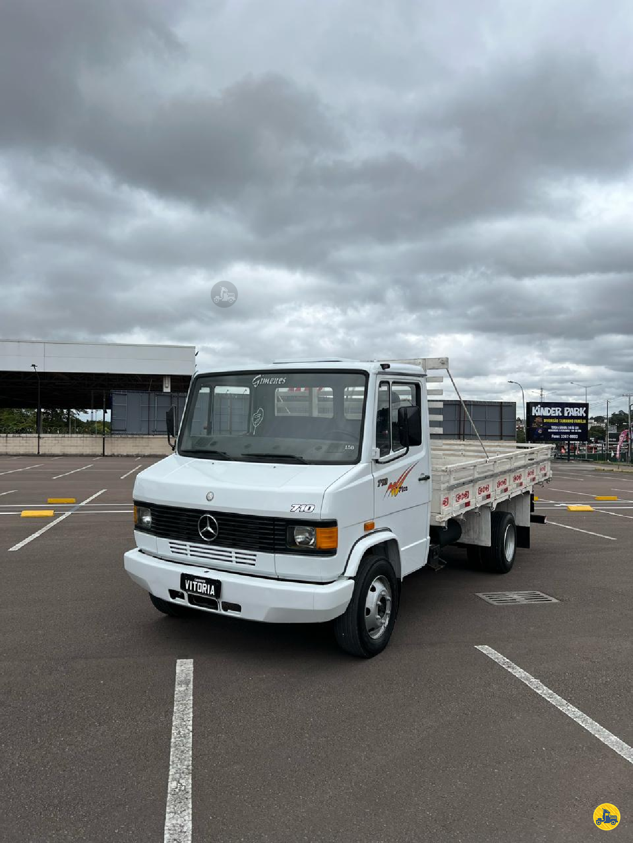 CAMINHAO MERCEDES-BENZ MB 710 Carga Seca 3/4 4x2 Vitória Caminhões CURITIBA PARANÁ PR