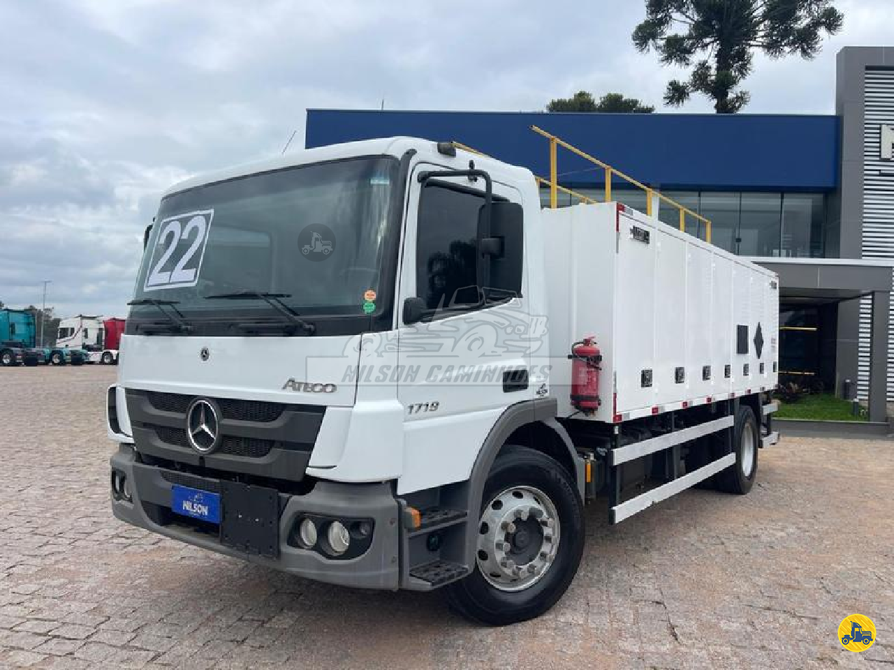 CAMINHAO MERCEDES-BENZ MB 1719 Comboio Toco 4x2 Nilson Caminhoes SAO JOSE DOS PINHAIS PARANÁ PR