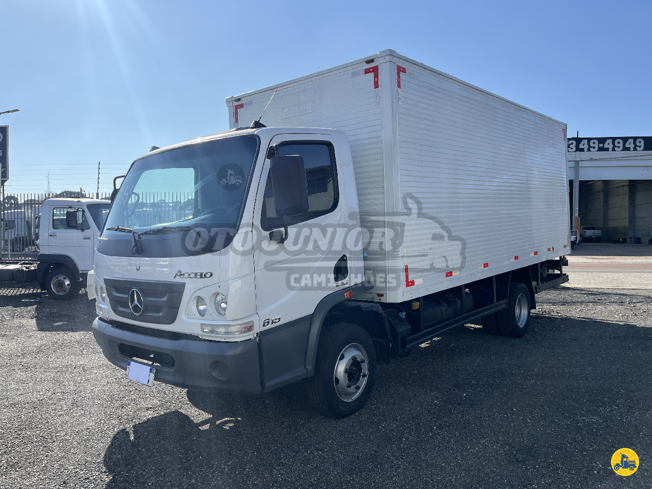 CAMINHAO MERCEDES-BENZ MB 815 Baú Furgão 3/4 4x2 Oto Caminhões CURITIBA PARANÁ PR