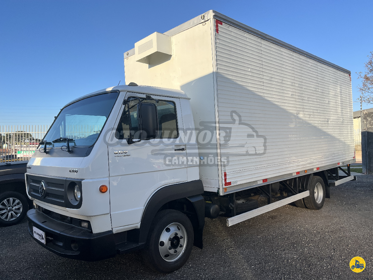 CAMINHAO VOLKSWAGEN VW 8160 Baú Furgão 3/4 4x2 Oto Caminhões CURITIBA PARANÁ PR