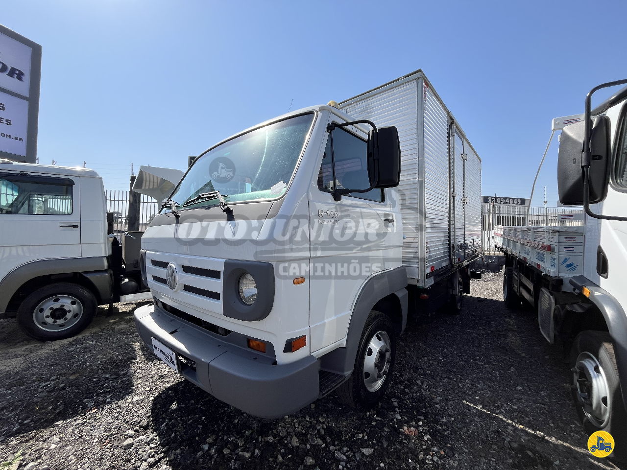 CAMINHAO VOLKSWAGEN VW 5140 Baú Furgão 3/4 4x2 Oto Caminhões CURITIBA PARANÁ PR