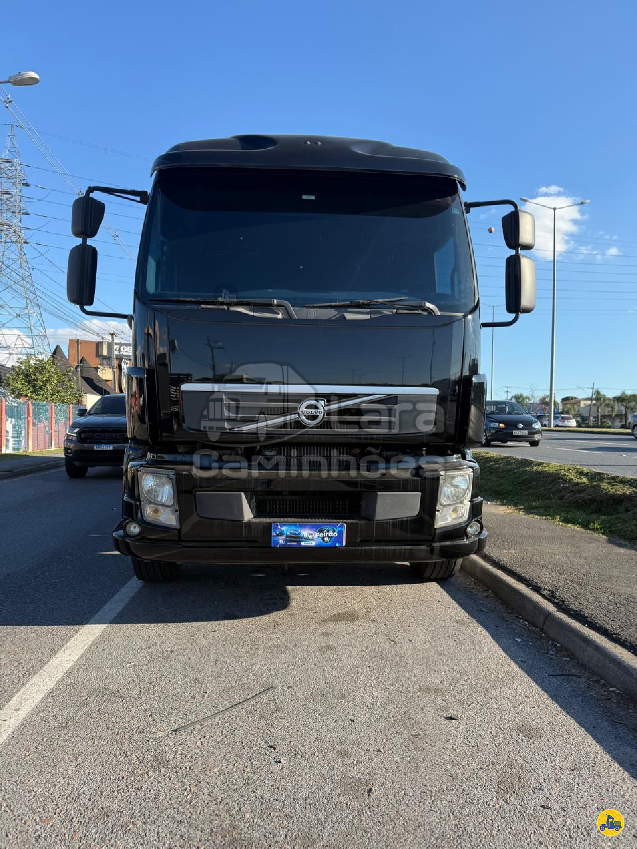 CAMINHAO VOLVO VOLVO VM 260 Carga Seca Truck 6x2 Lara Caminhões CURITIBA PARANÁ PR