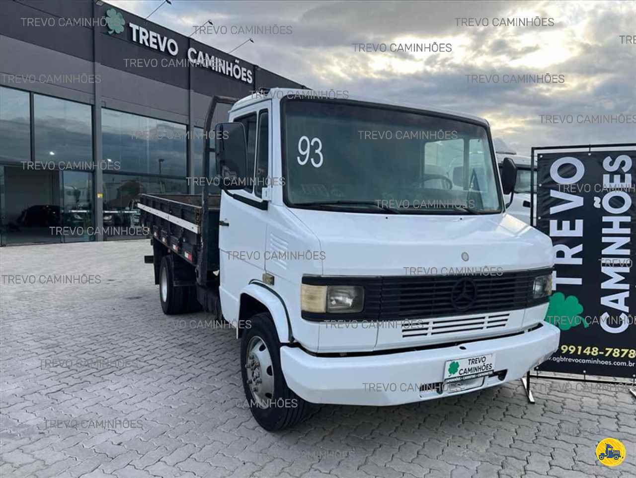 CAMINHAO MERCEDES-BENZ MB 709 Carga Seca Toco 4x2 Trevo Caminhões - AGB ITAJAI SANTA CATARINA SC