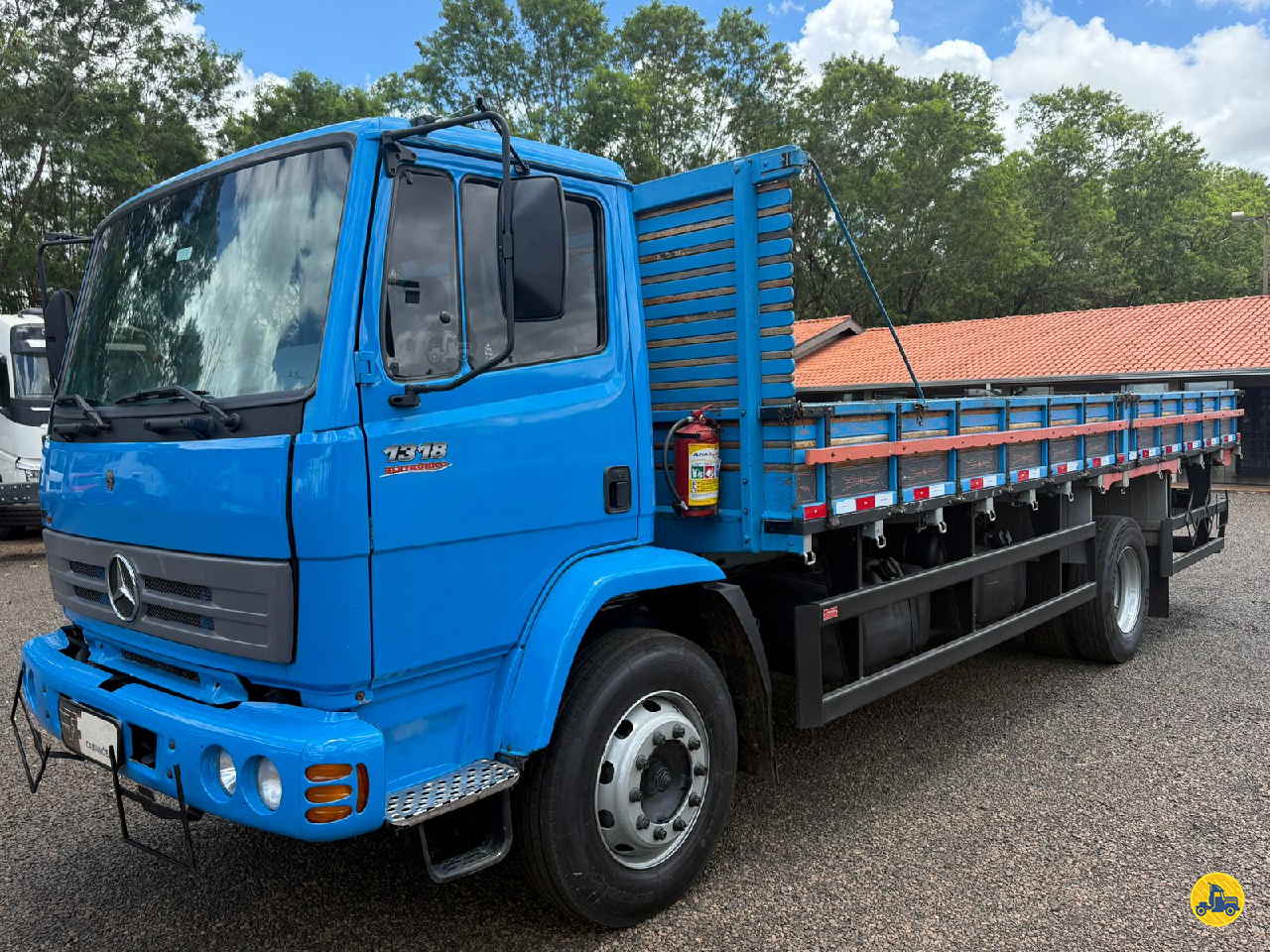 CAMINHAO MERCEDES-BENZ MB 1318 Carga Seca Toco 4x2 FF Caminhões Ribeirão Preto RIBEIRAO PRETO SÃO PAULO SP