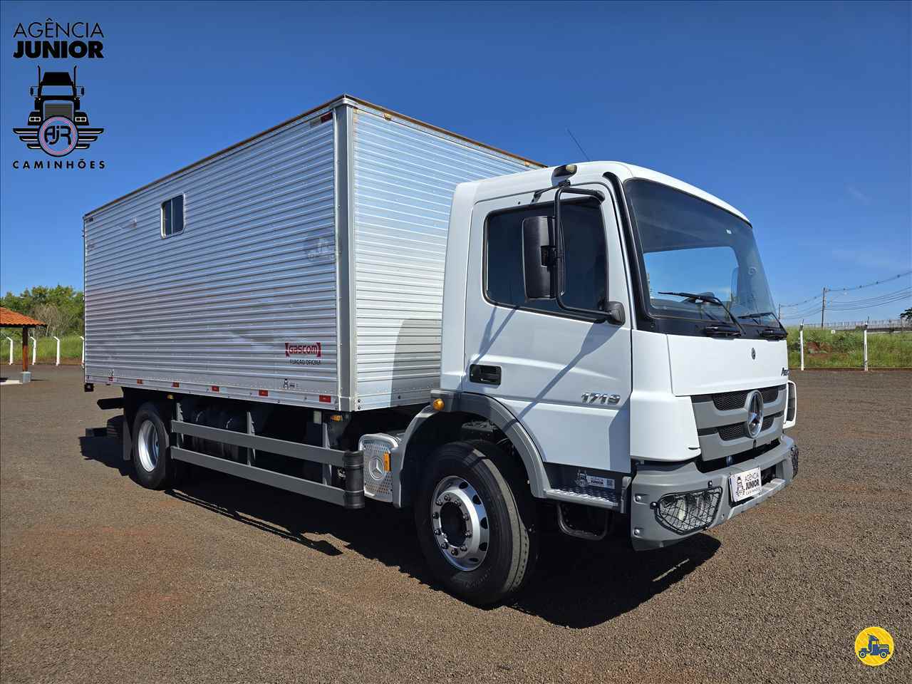 CAMINHAO MERCEDES-BENZ MB 1719 Baú Furgão Toco 4x2 Agência Junior Caminhões RIBEIRAO PRETO SÃO PAULO SP