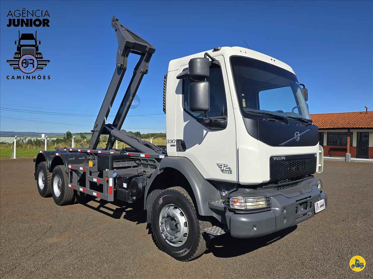 CAMINHAO VOLVO VOLVO VM 330 Roll ON OFF Truck 6x4 Agência Junior Caminhões RIBEIRAO PRETO SÃO PAULO SP