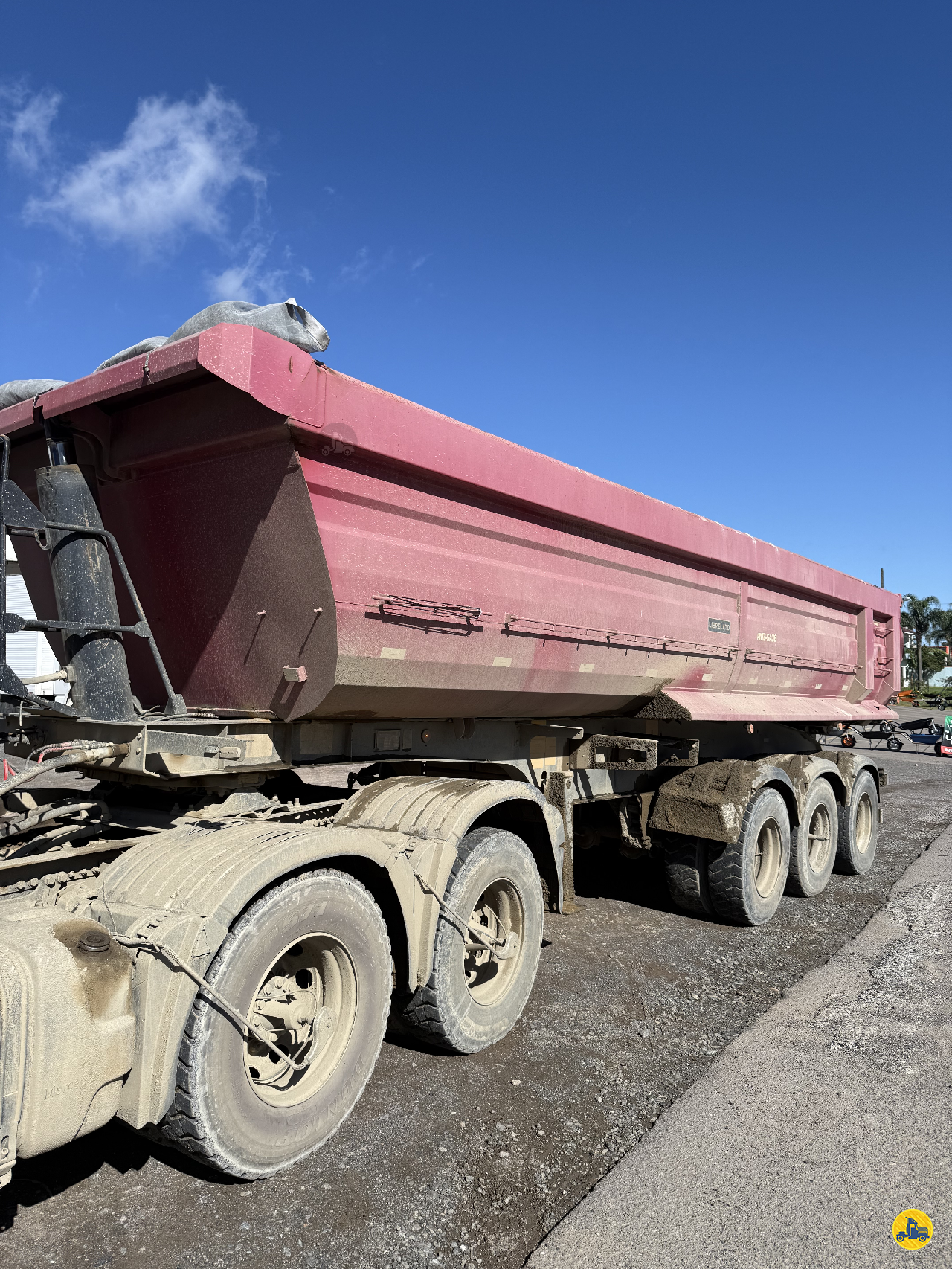 CARRETA SEMI-REBOQUE BASCULANTE Pátio Vila Nova  RIO NEGRINHO SANTA CATARINA SC