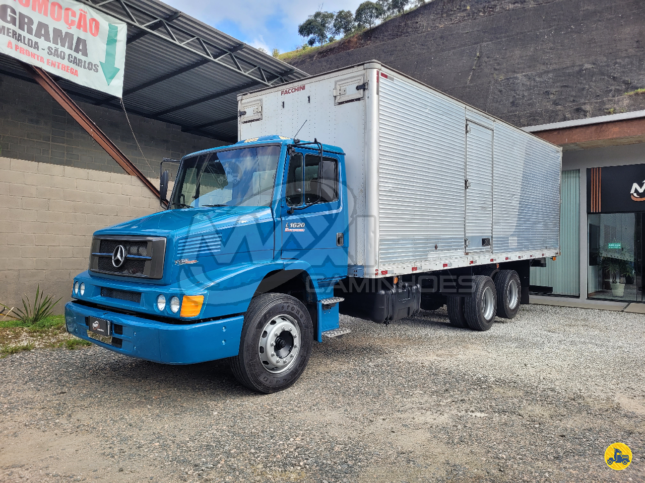 CAMINHAO MERCEDES-BENZ MB 1620 Baú Furgão Truck 6x2 Maxi Caminhões TERESOPOLIS RIO DE JANEIRO RJ