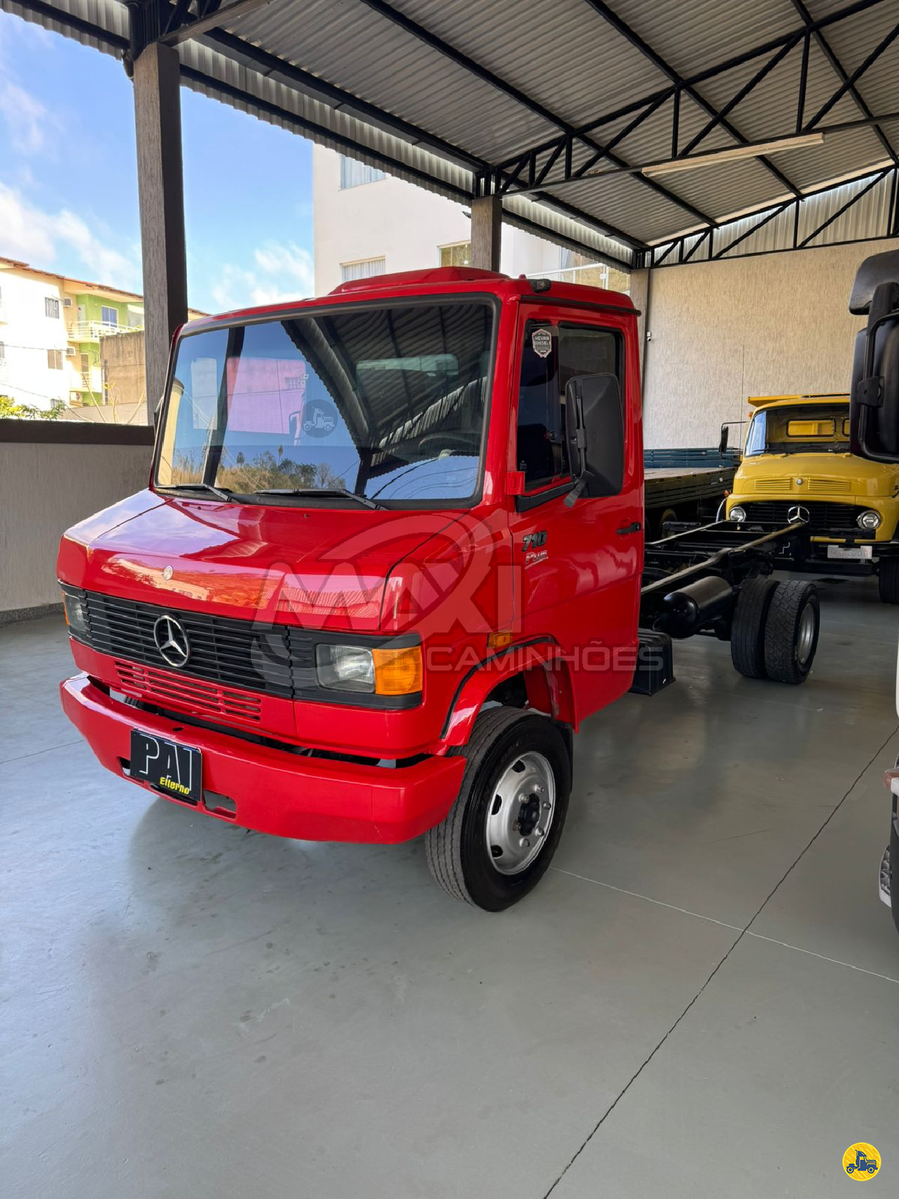 CAMINHAO MERCEDES-BENZ MB 710 Baú Furgão 3/4 4x2 Maxi Caminhões TERESOPOLIS RIO DE JANEIRO RJ