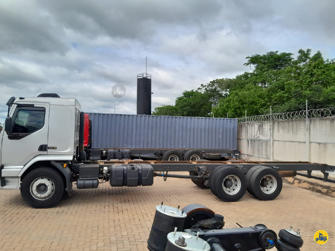 CAMINHAO VOLVO VOLVO VM 270 Chassis Truck 6x2 Rodoeste - Randon CUIABA MATO GROSSO MT