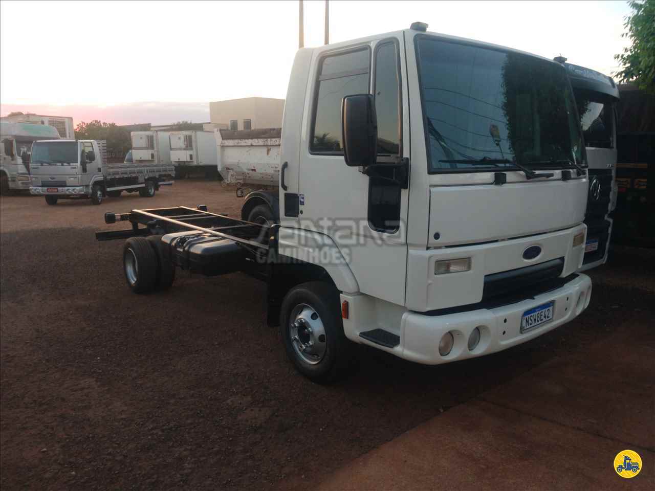 CAMINHAO FORD CARGO 712 Baú Furgão Toco 4x2 Santana Caminhões DOURADOS MATO GROSSO DO SUL MS