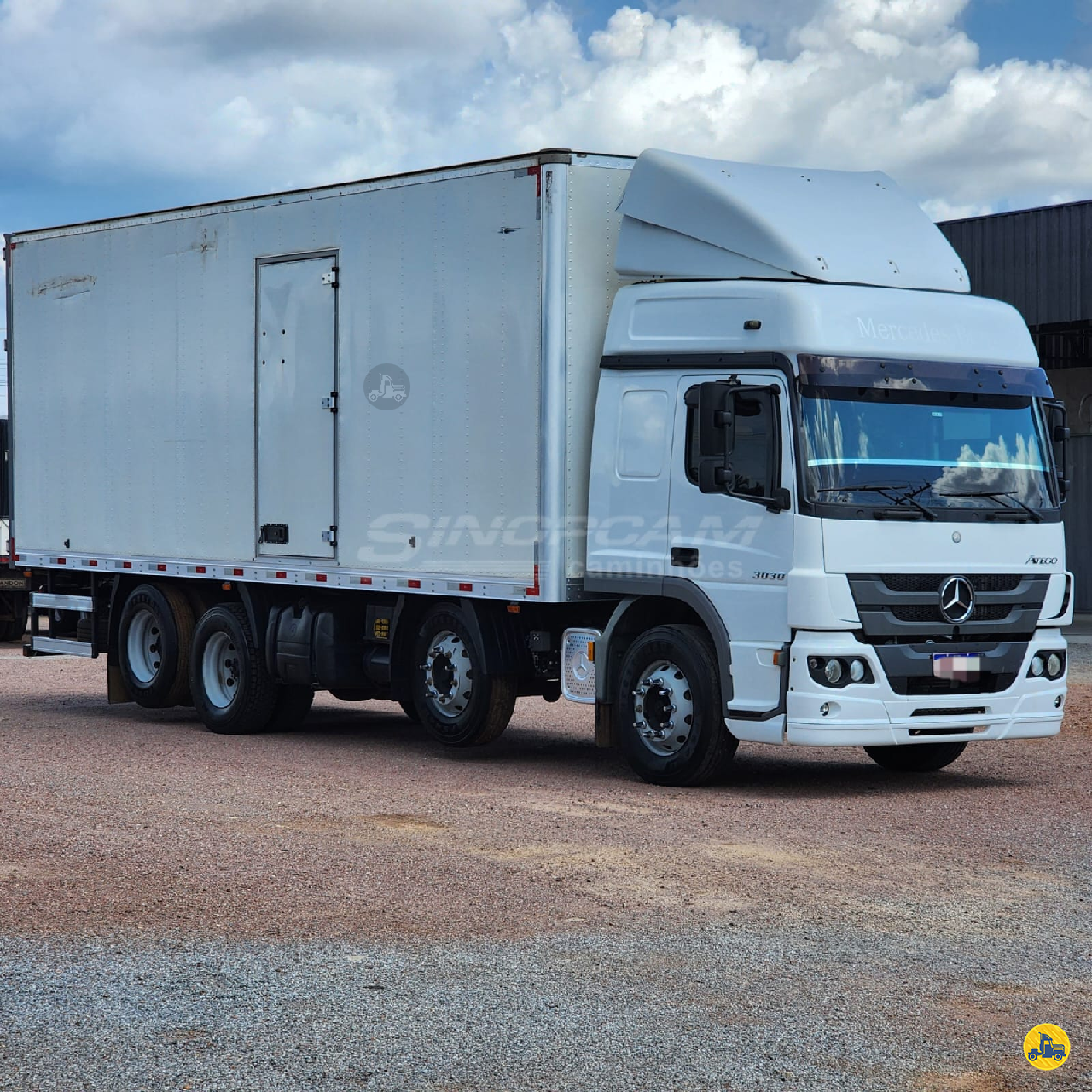 CAMINHAO MERCEDES-BENZ MB 3030 Baú Furgão Cavalo 6x2 SinopCam Caminhões SINOP MATO GROSSO MT