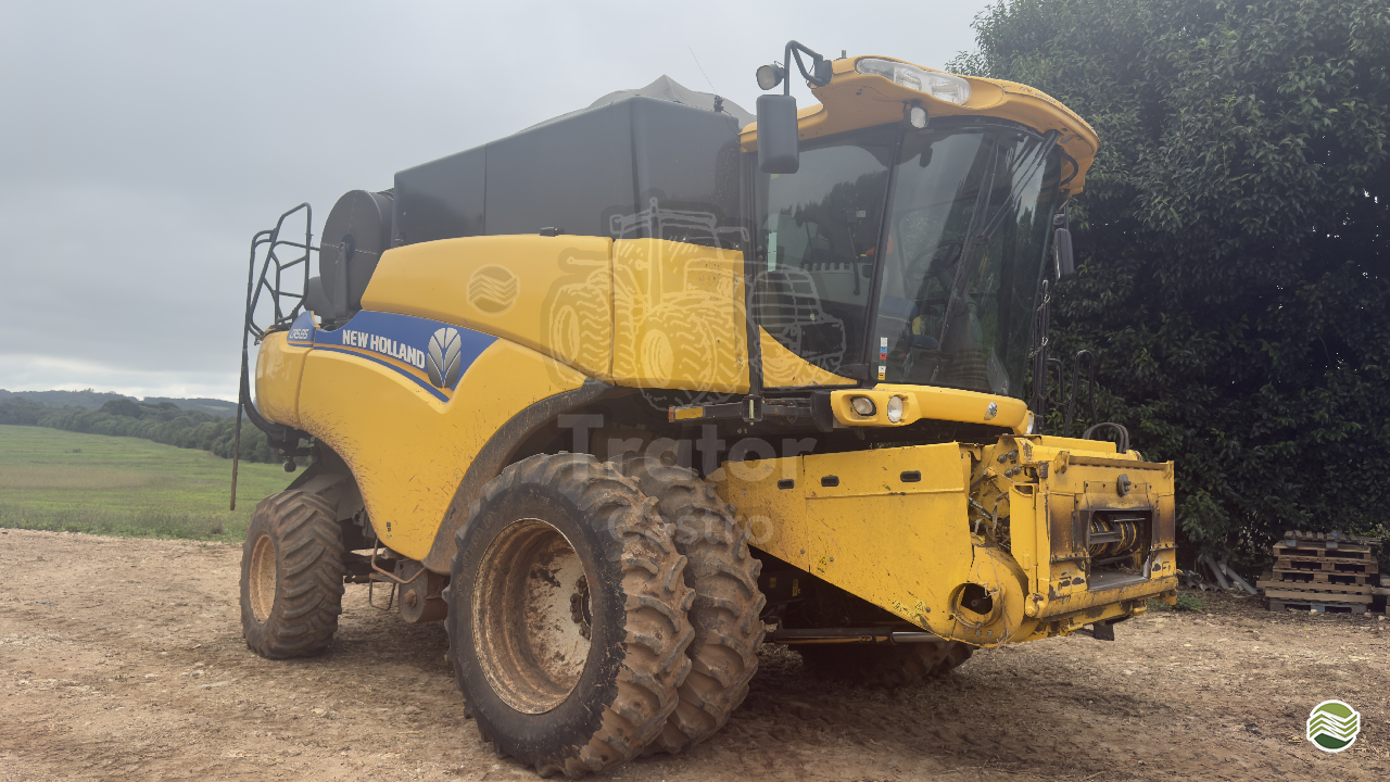 COLHEITADEIRA NEW HOLLAND CR 5.85 Trator Castro CASTRO PARANÁ PR