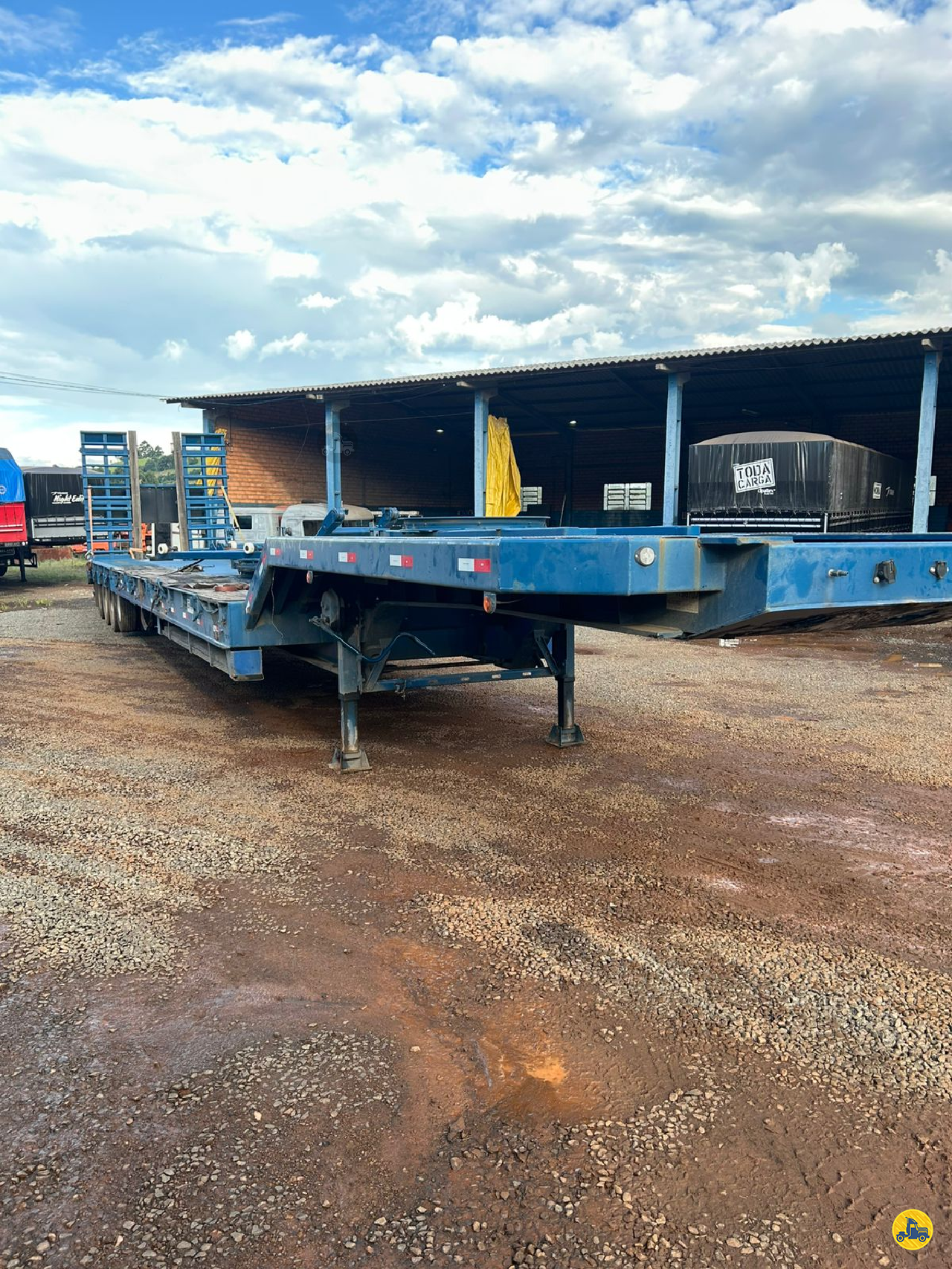 CARRETA SEMI-REBOQUE PRANCHA Rebaixada Rodorio Implementos Rodoviários - NOMA RIO VERDE GOIAS GO