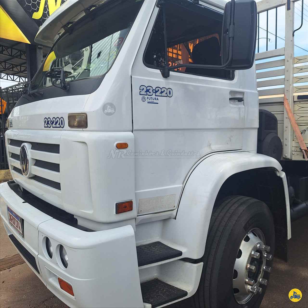 CAMINHAO VOLKSWAGEN VW 23220 Grade Baixa Cavalo 6x2 NR Caminhões e Guindastes GOIANIA GOIAS GO
