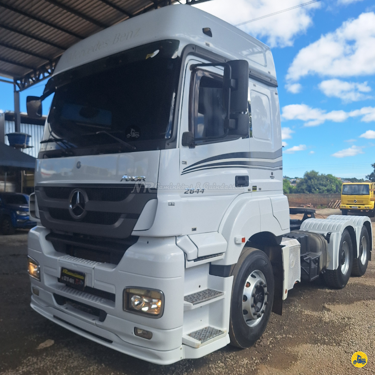 CAMINHAO MERCEDES-BENZ MB 2644 Cavalo Mecânico Cavalo 6x4 NR Caminhões e Guindastes GOIANIA GOIAS GO