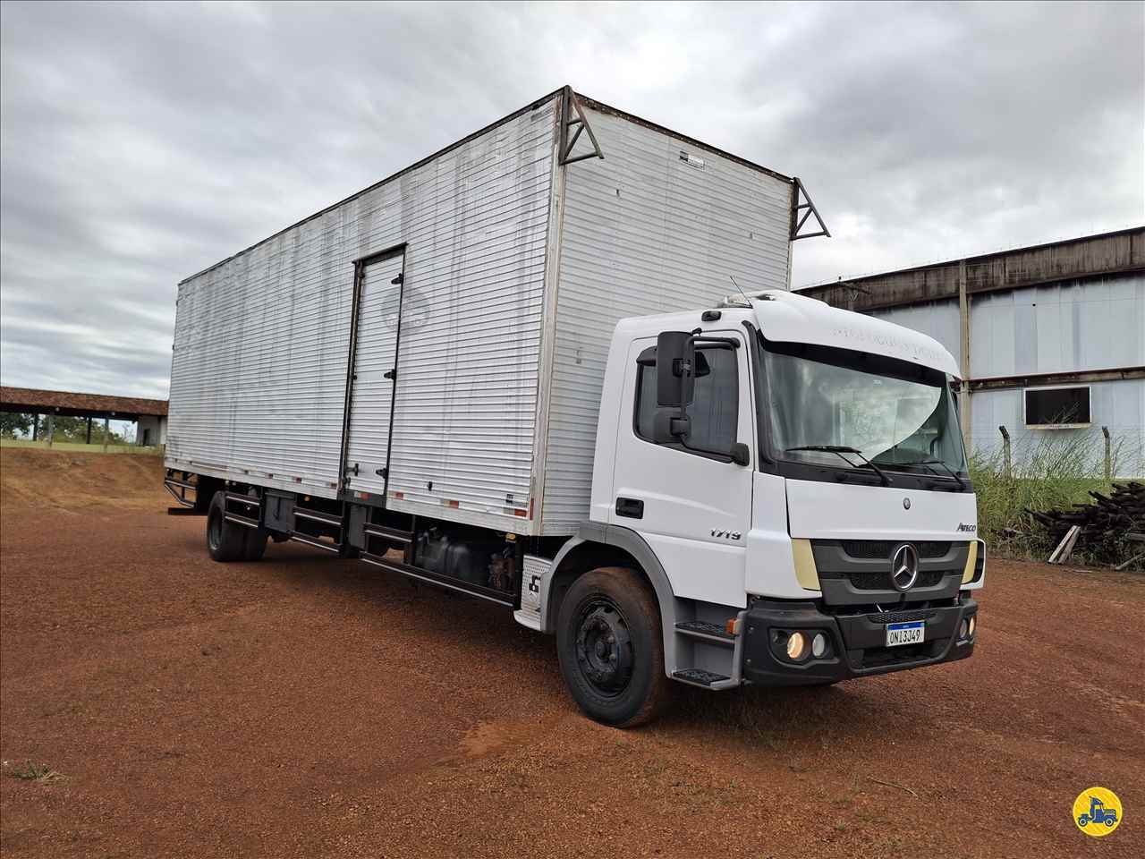 CAMINHAO MERCEDES-BENZ MB 1719 Baú Furgão Toco 4x2 Debastiani Caminhões ANAPOLIS GOIAS GO