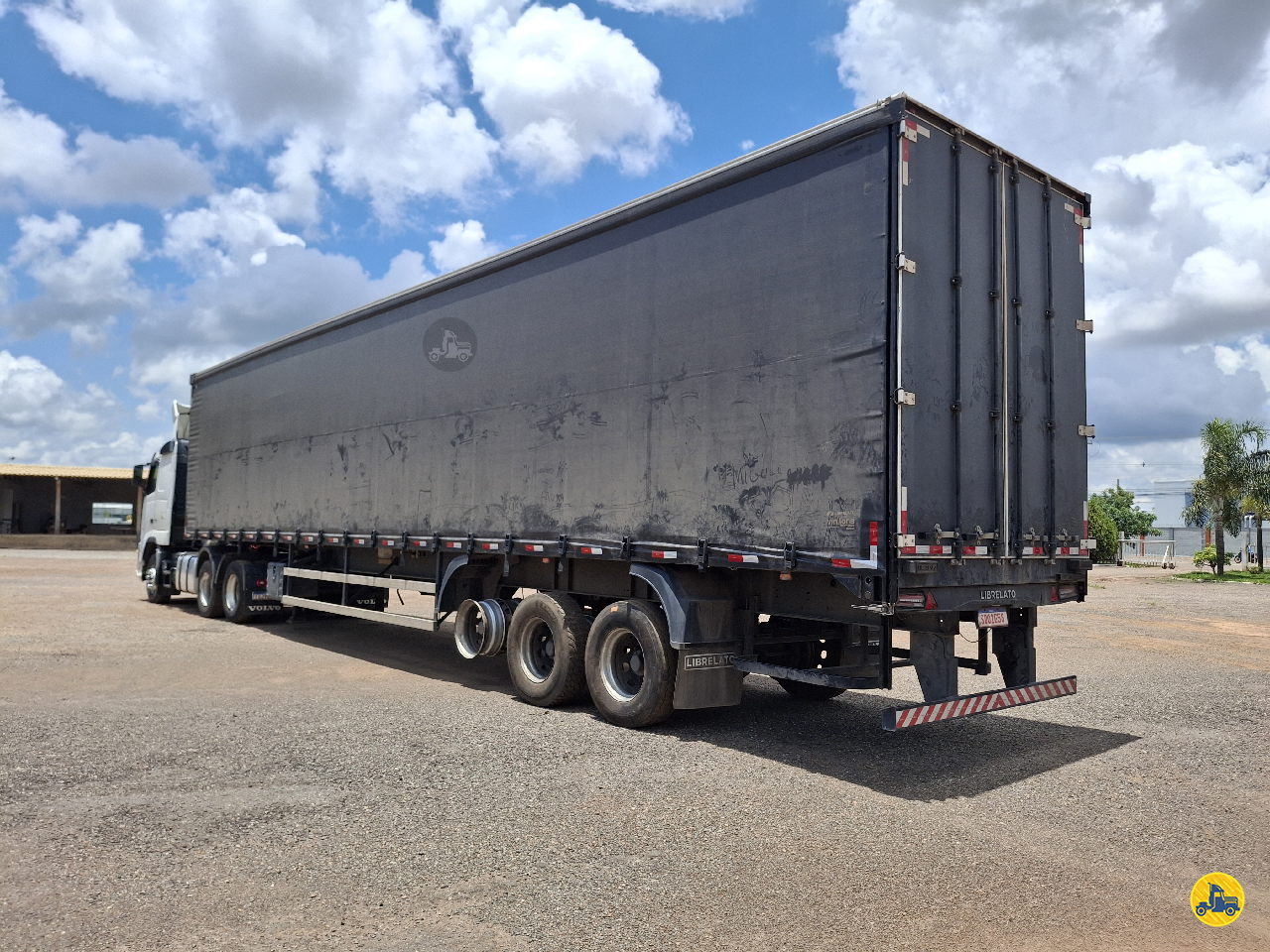 CARRETA SEMI-REBOQUE BAU SIDER