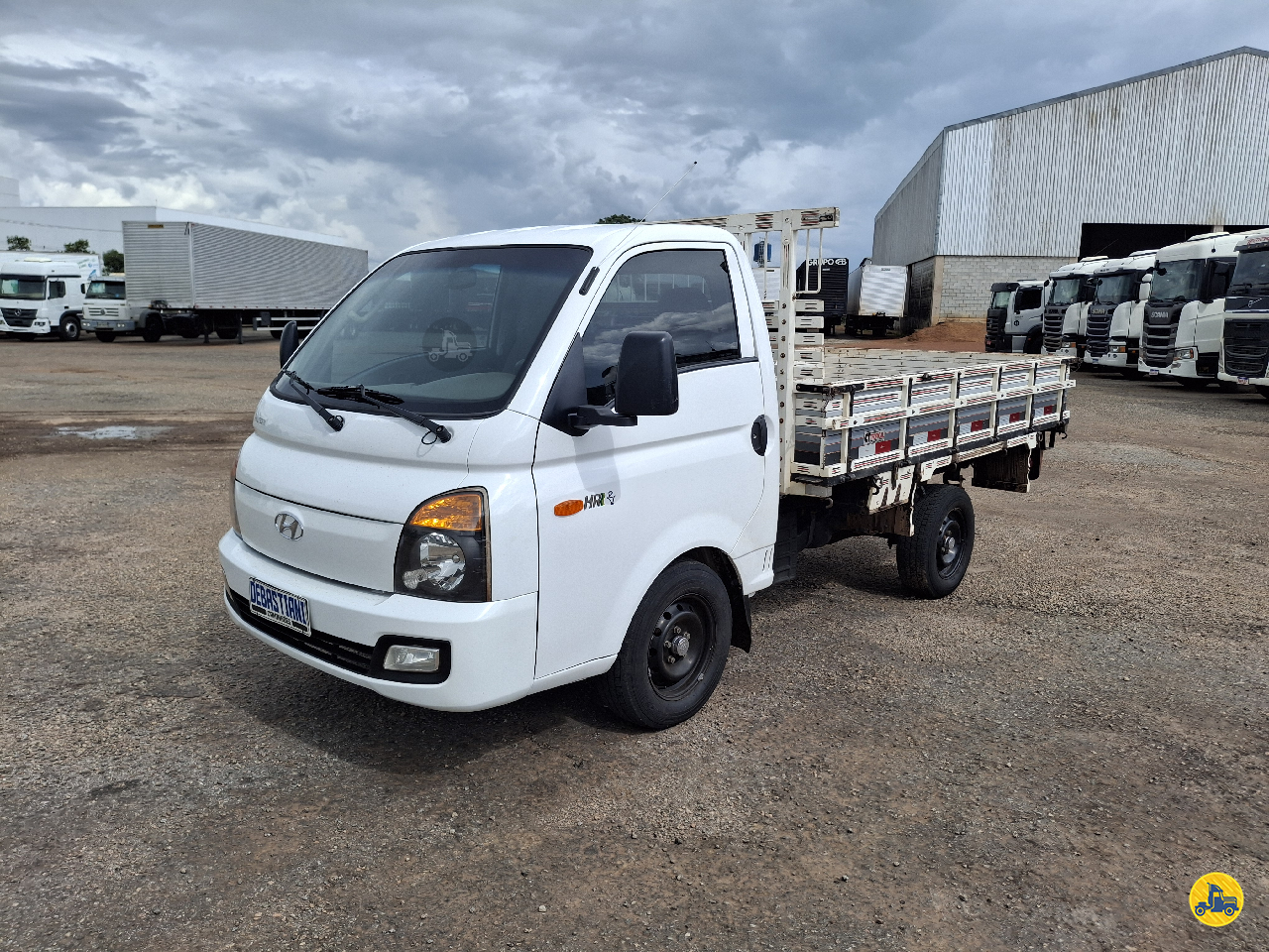 CAMINHAO HYUNDAI HR Carga Seca 3/4 4x2 Debastiani Caminhões ANAPOLIS GOIAS GO