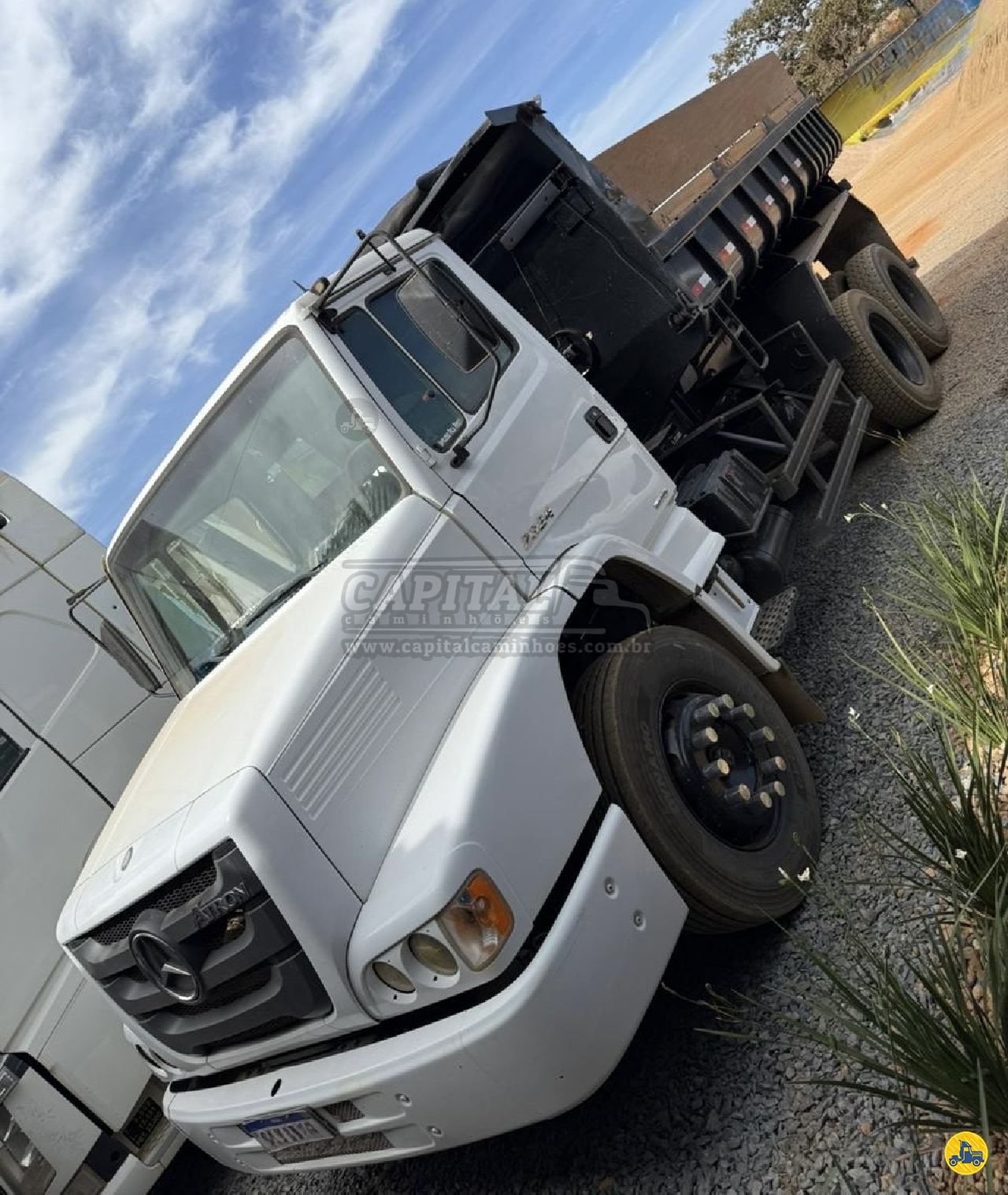 CAMINHAO MERCEDES-BENZ MB 2324 Caçamba Basculante Truck 6x2 Capital Caminhões - Implementos Rodoviários - Novos e Usados LUZIANIA GOIAS GO