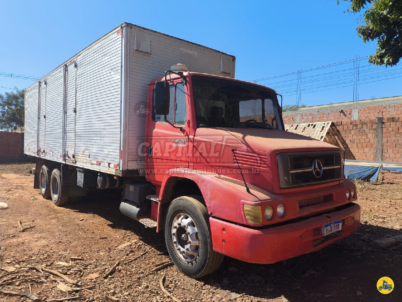 CAMINHAO MERCEDES-BENZ MB 1620 Baú Furgão Truck 6x2 Capital Caminhões - Implementos Rodoviários - Novos e Usados LUZIANIA GOIAS GO