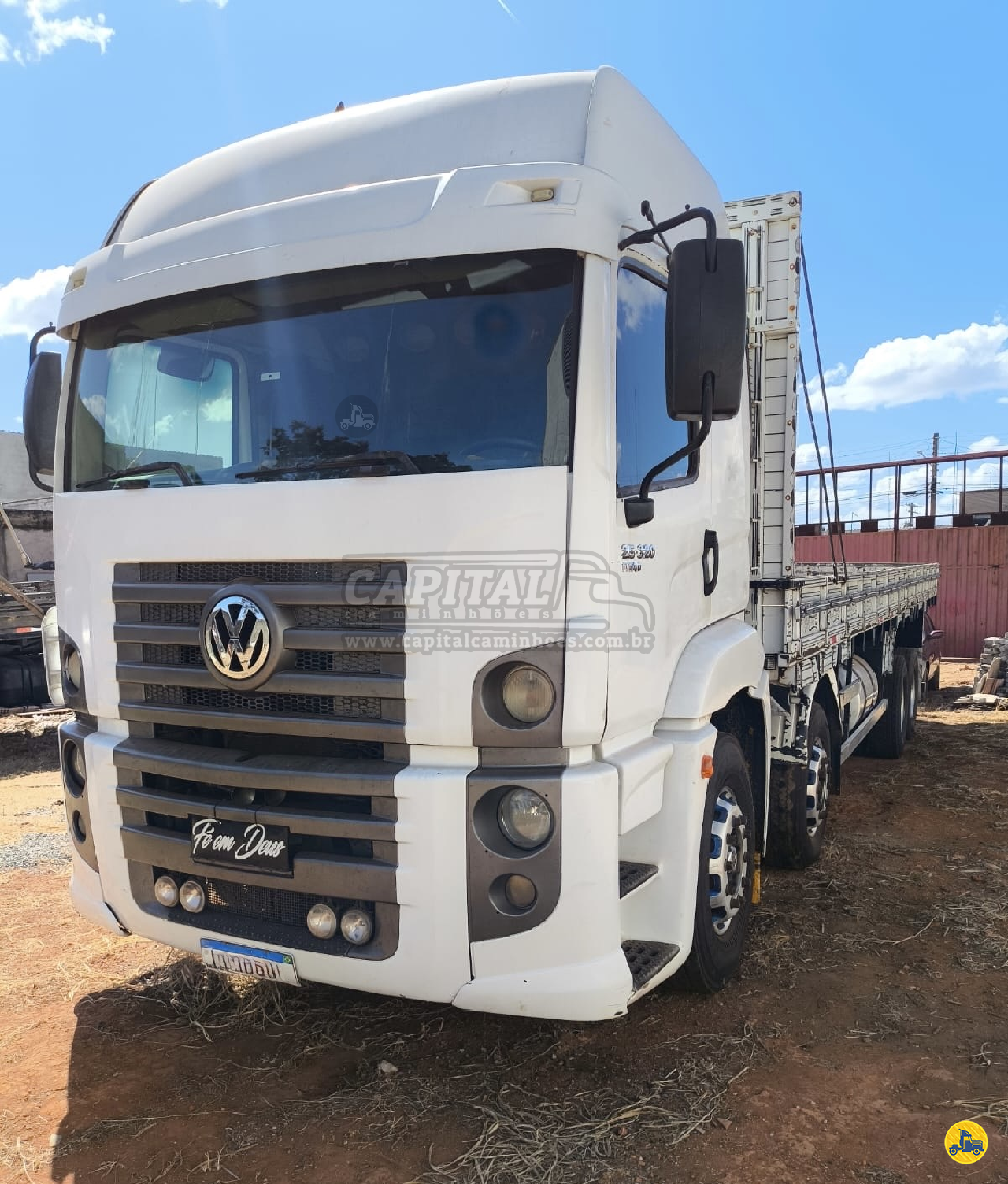 CAMINHAO VOLKSWAGEN VW 25320 Carga Seca BiTruck 8x2 Capital Caminhões - Implementos Rodoviários - Novos e Usados LUZIANIA GOIAS GO