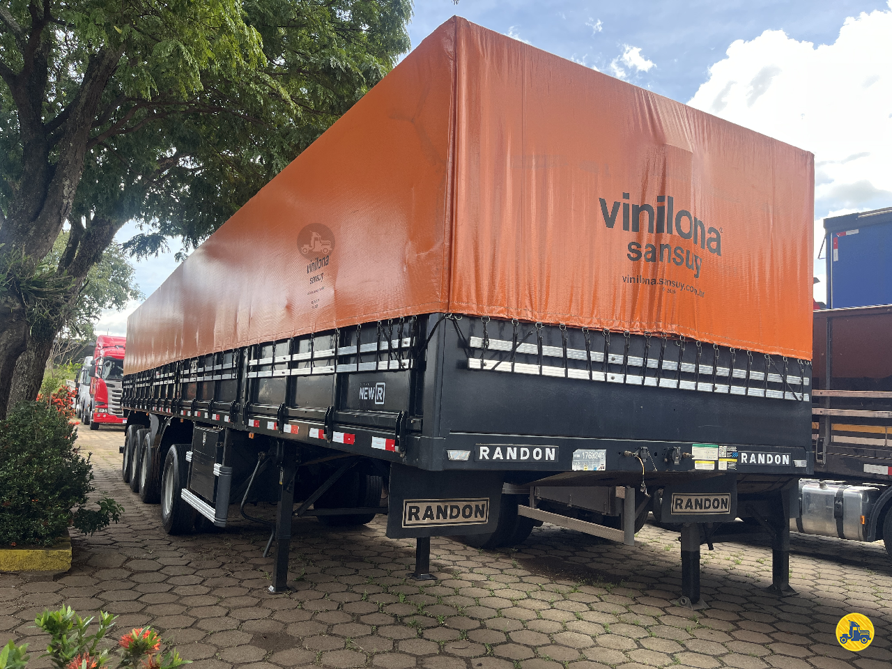 CARRETA SEMI-REBOQUE GRANELEIRO P. B. Lopes - Scania - Maringá PR MARINGA PARANÁ PR