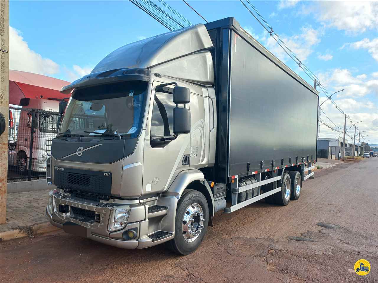 CAMINHAO VOLVO VOLVO VM 270 Baú Sider Truck 6x2 André Caminhões RIO VERDE GOIAS GO