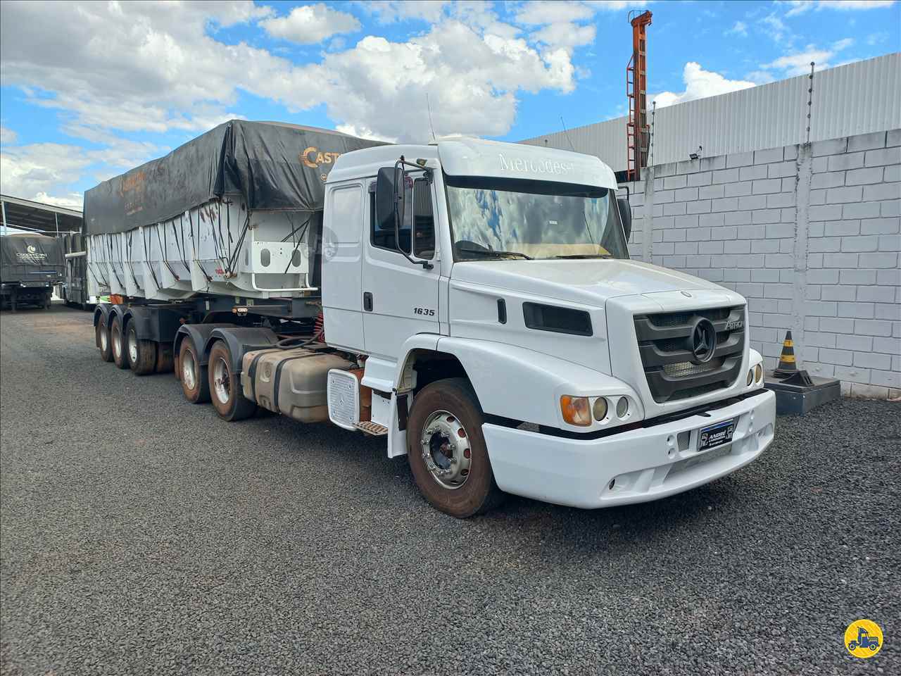 CAMINHAO MERCEDES-BENZ MB 1635 Cavalo Mecânico Cavalo 6x2 André Caminhões RIO VERDE GOIAS GO