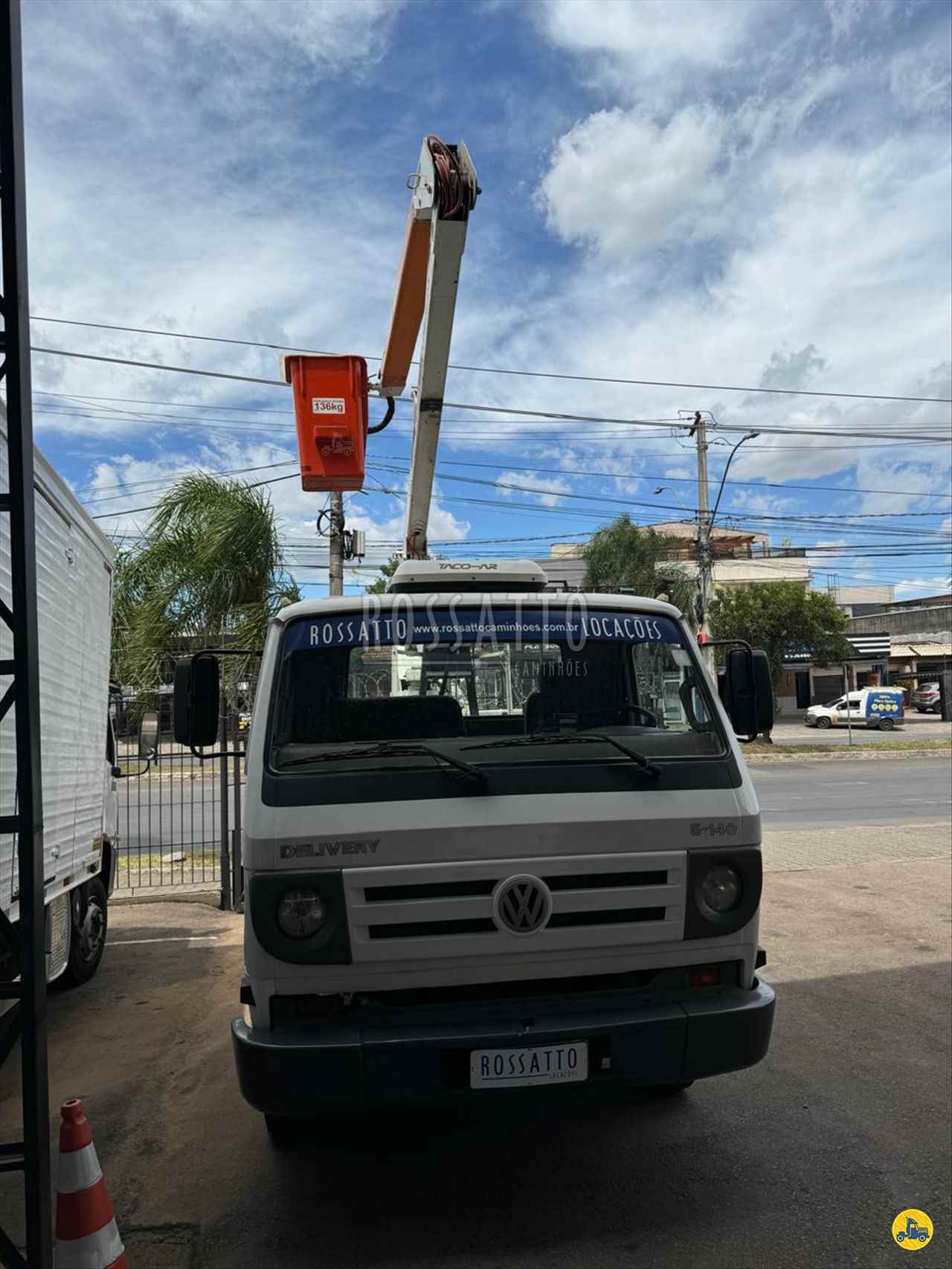 CAMINHAO VOLKSWAGEN VW 5140 Cesto Aereo Isolado 3/4 4x2 Rossatto Caminhões PORTO ALEGRE RIO GRANDE DO SUL RS