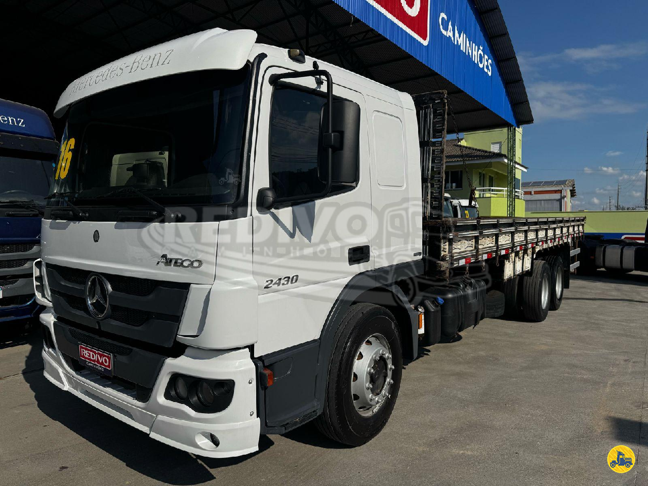 CAMINHAO MERCEDES-BENZ MB 2430 Carga Seca Truck 6x2 Redivo Caminhões TUBARAO SANTA CATARINA SC