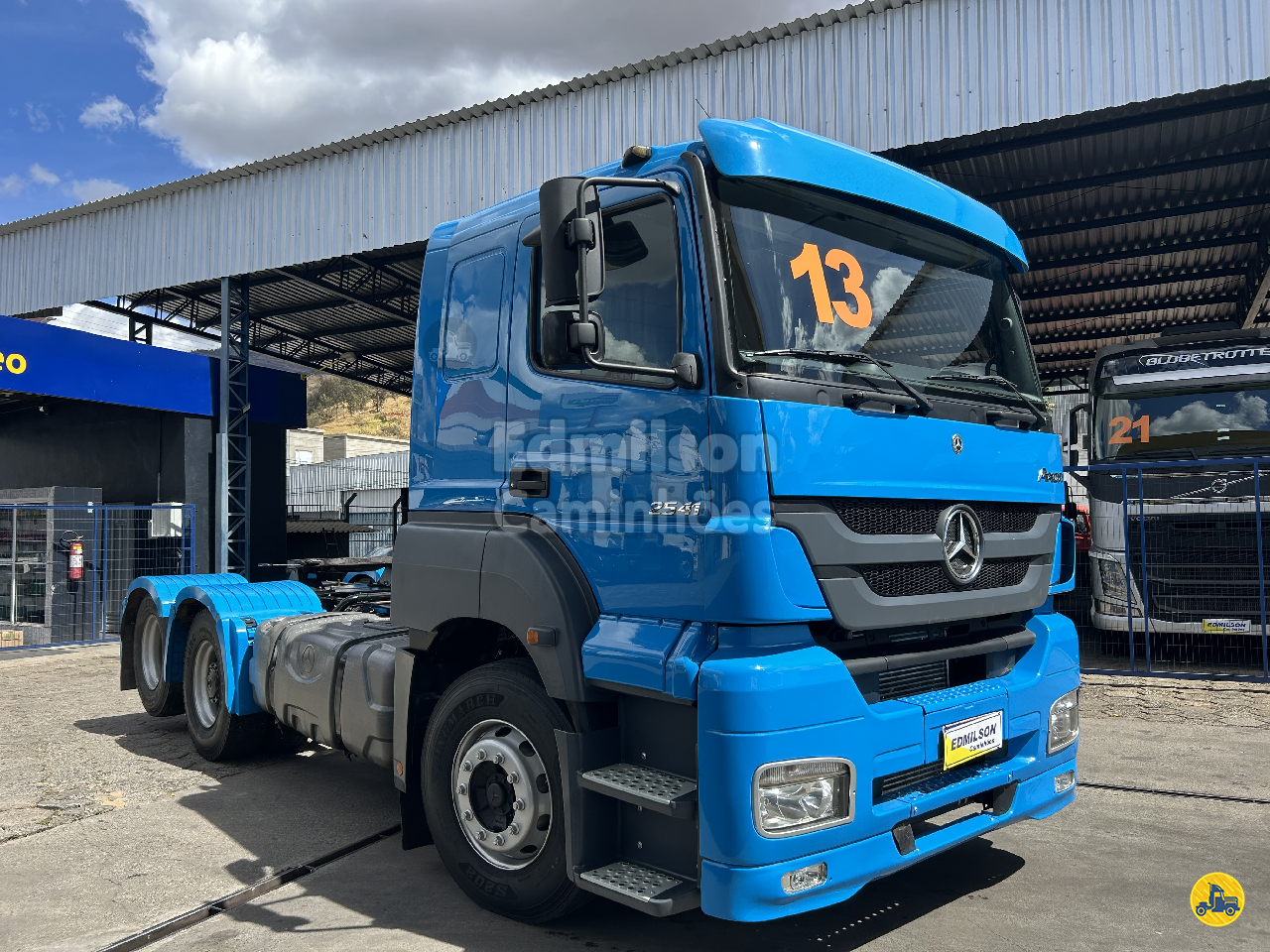 CAMINHAO MERCEDES-BENZ MB 2541 Cavalo Mecânico Cavalo 6x2 Edmilson Caminhões Itajubá MG ITAJUBA MINAS GERAIS MG