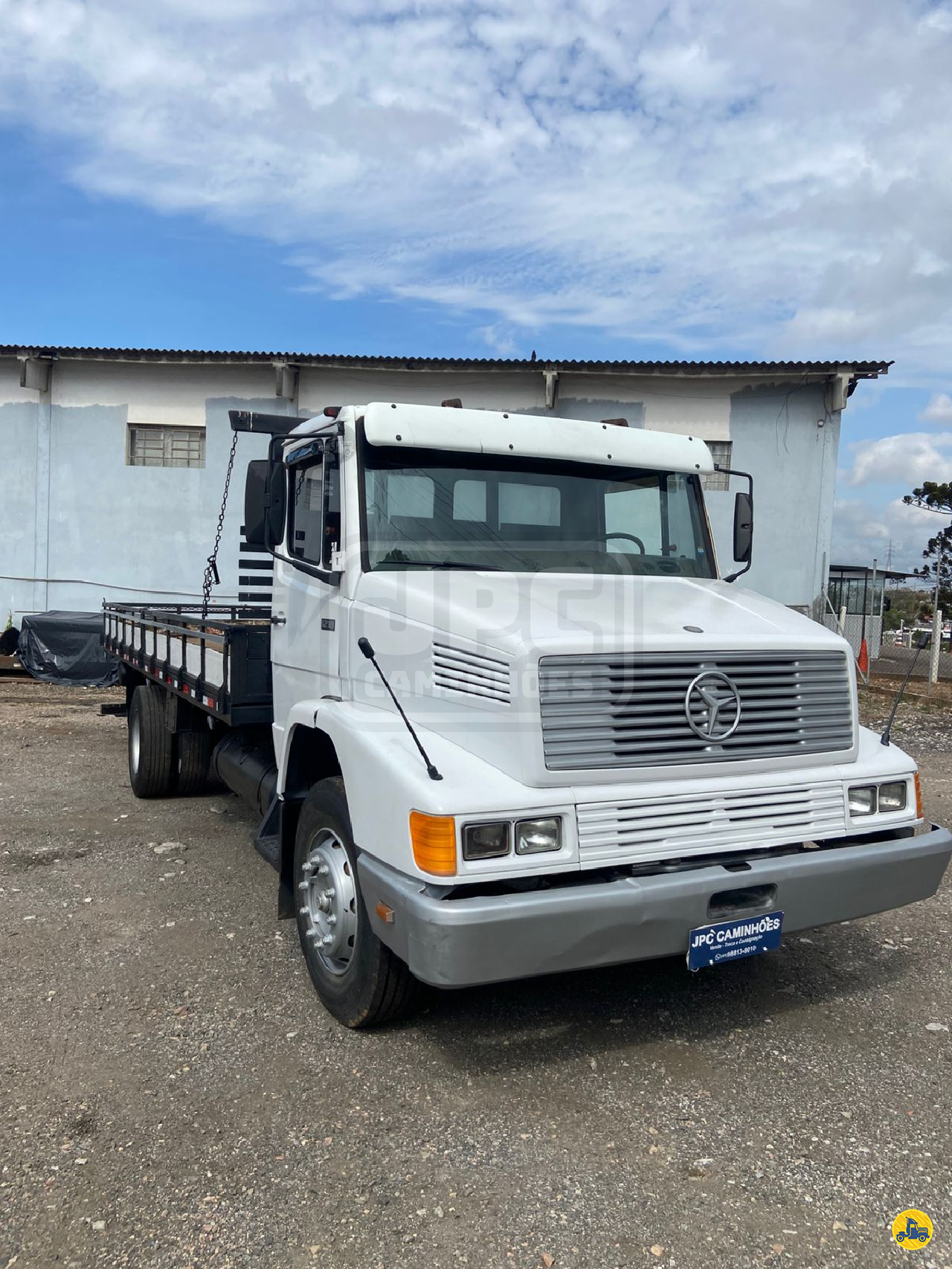 CAMINHAO MERCEDES-BENZ MB 1218 Carga Seca Toco 4x2 JPC Caminhões CURITIBA PARANÁ PR