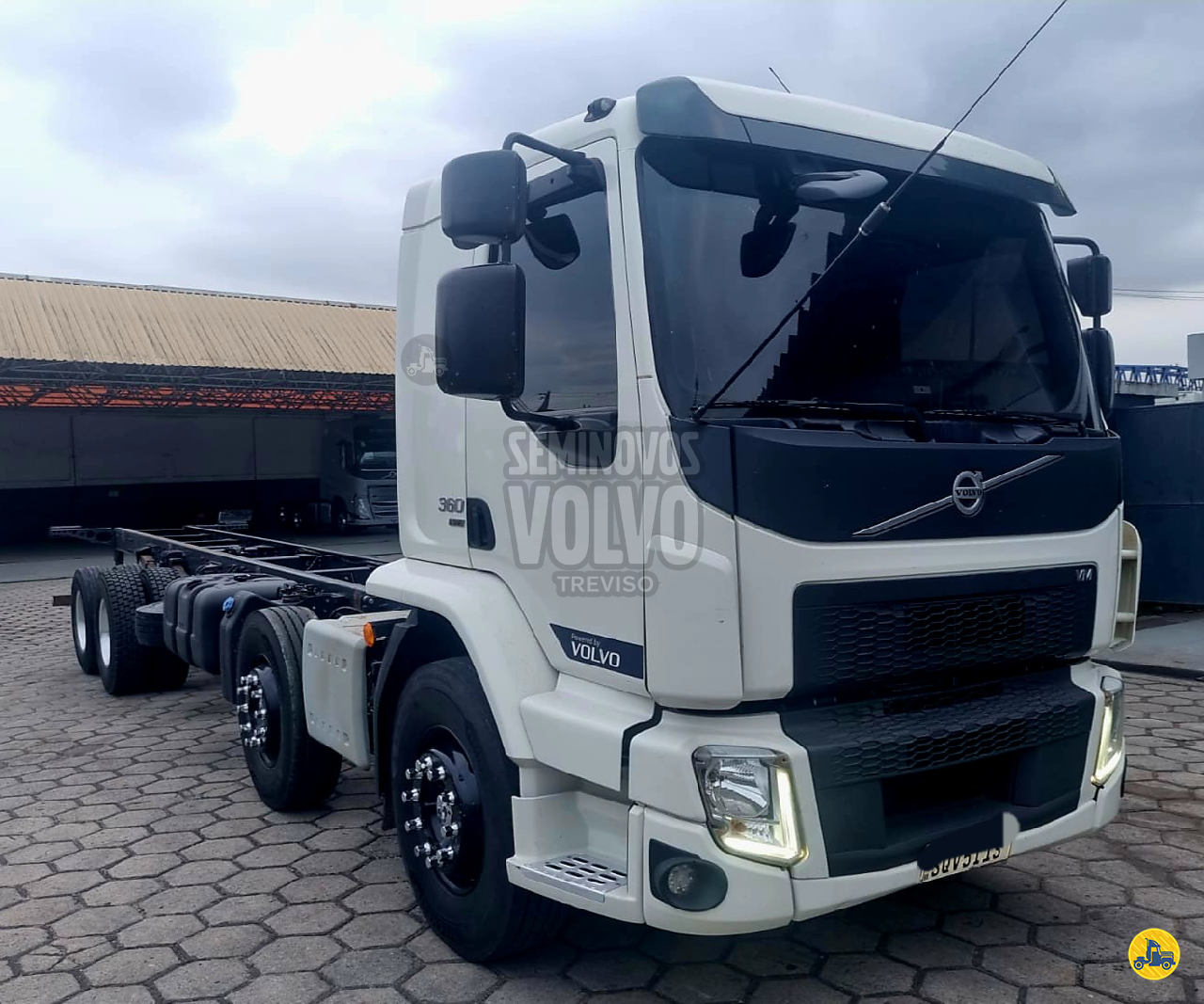 CAMINHAO VOLVO VOLVO VM 360 Chassis Cavalo 8x2 Treviso Seminovos BETIM MINAS GERAIS MG