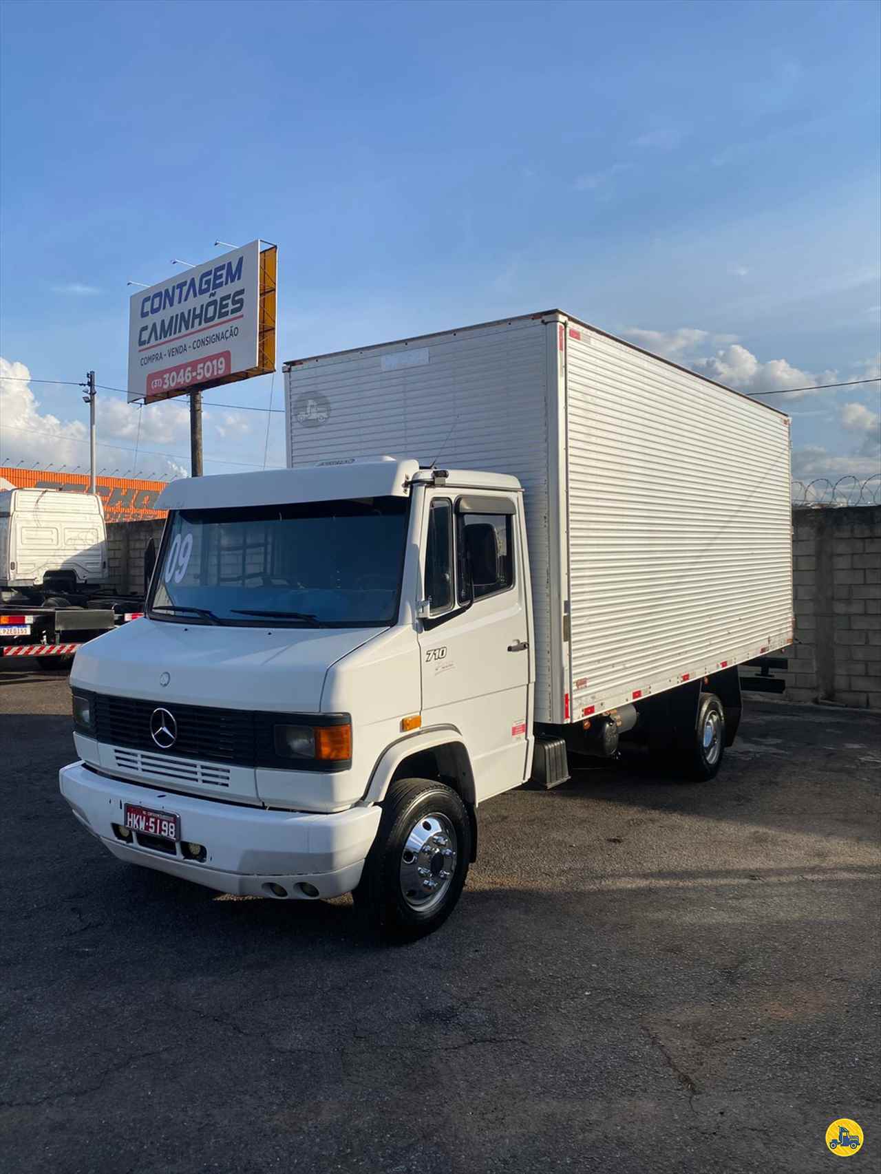 CAMINHAO MERCEDES-BENZ MB 710 Baú Furgão 3/4 4x2 Gegê Caminhões CONTAGEM MINAS GERAIS MG