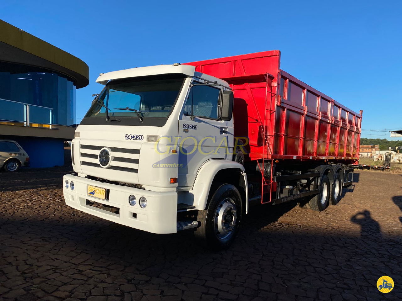 CAMINHAO VOLKSWAGEN VW 24220 Caçamba Basculante Truck 6x2 Giocar Caminhões PATO BRANCO PARANÁ PR