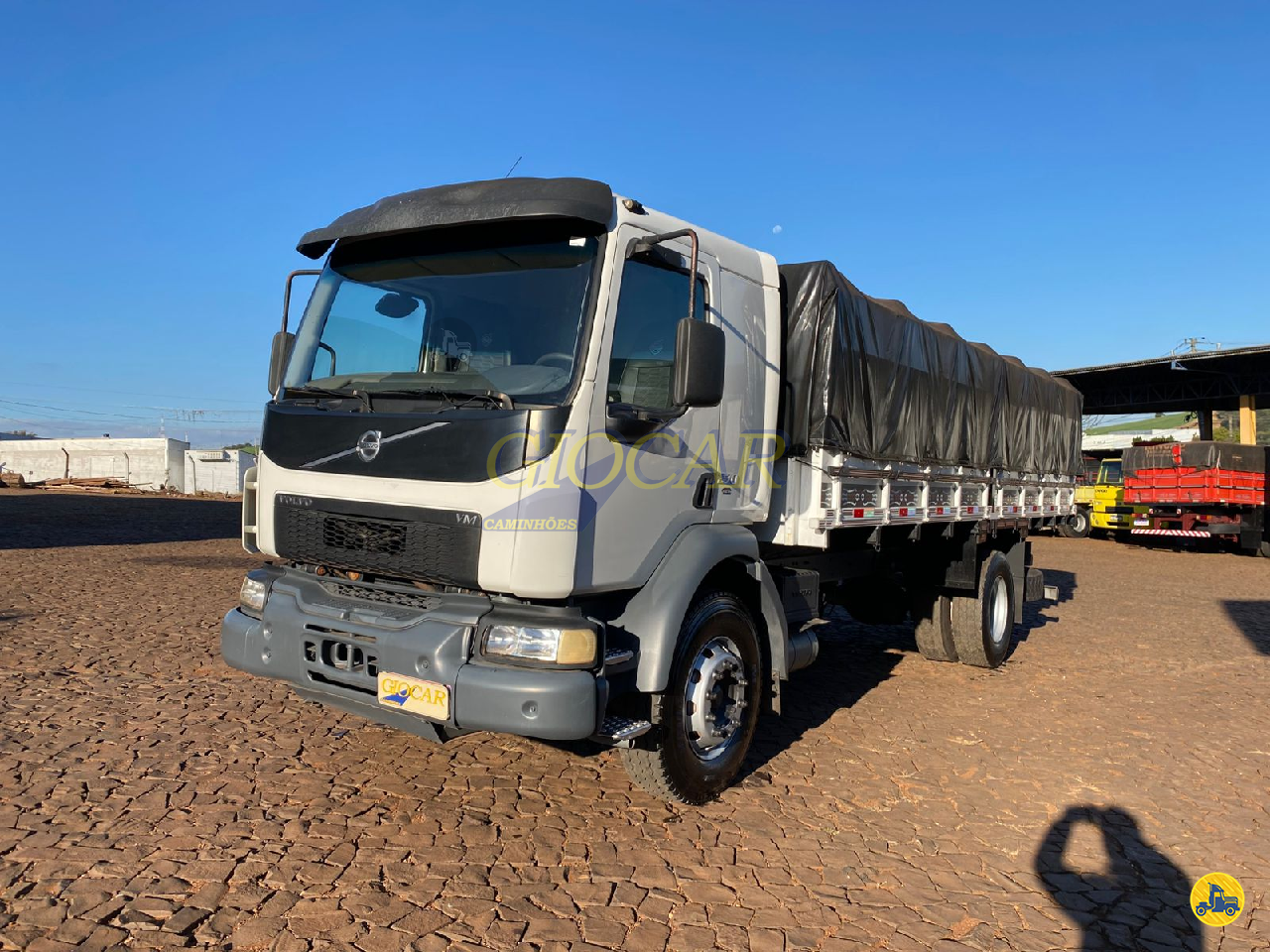 CAMINHAO VOLVO VOLVO VM 270 Graneleiro Toco 4x2 Giocar Caminhões PATO BRANCO PARANÁ PR