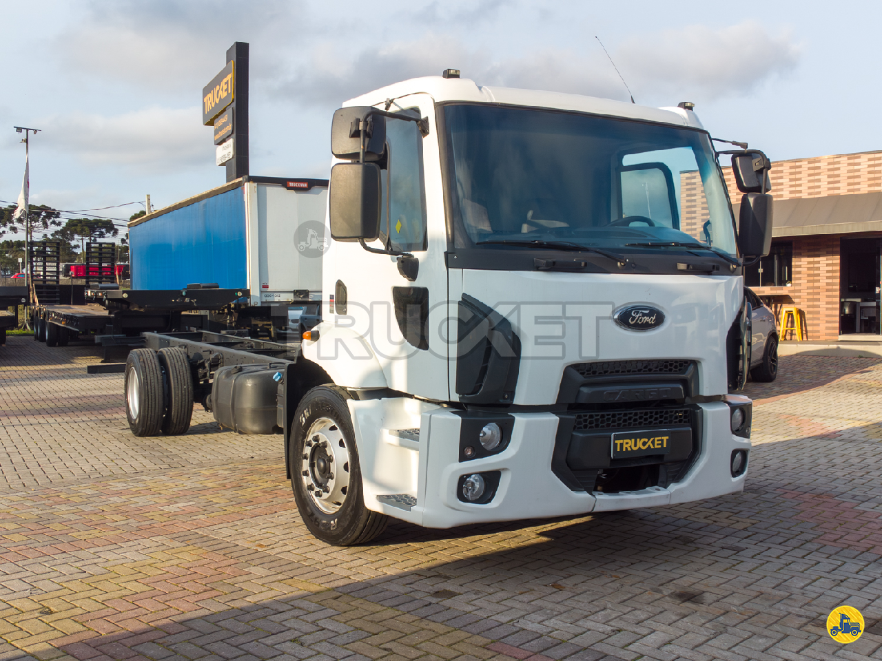 CAMINHAO FORD CARGO 1417 Chassis Toco 4x2 Trucket Caminhões CURITIBA PARANÁ PR