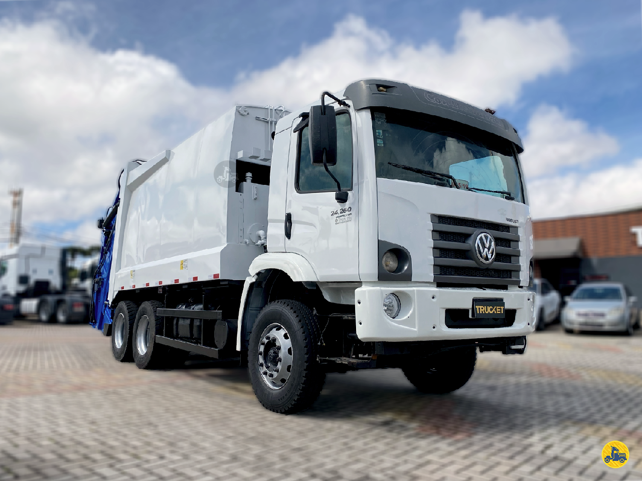 CAMINHAO VOLKSWAGEN VW 24260 Coletor de Lixo Truck 6x2 Trucket Caminhões CURITIBA PARANÁ PR