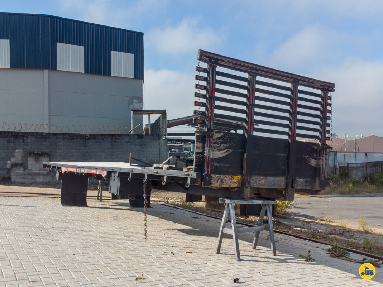 CARROCERIA SOBRE CHASSI  TOCO CARGA SECA Trucket Caminhões CURITIBA PARANÁ PR
