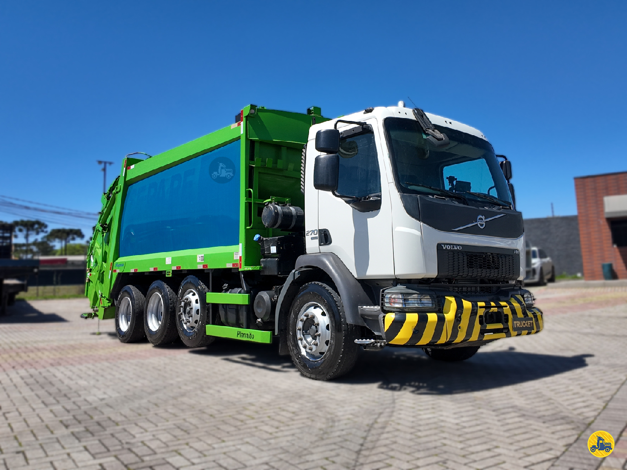 CAMINHAO VOLVO VOLVO VM 270 Coletor de Lixo Cavalo 8x2 Trucket Caminhões CURITIBA PARANÁ PR