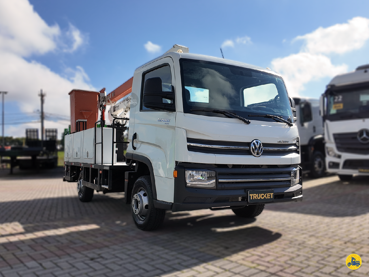 CAMINHAO VOLKSWAGEN DELIVERY EXPRESS Cesto Aereo Isolado 3/4 4x2 Trucket Caminhões CURITIBA PARANÁ PR