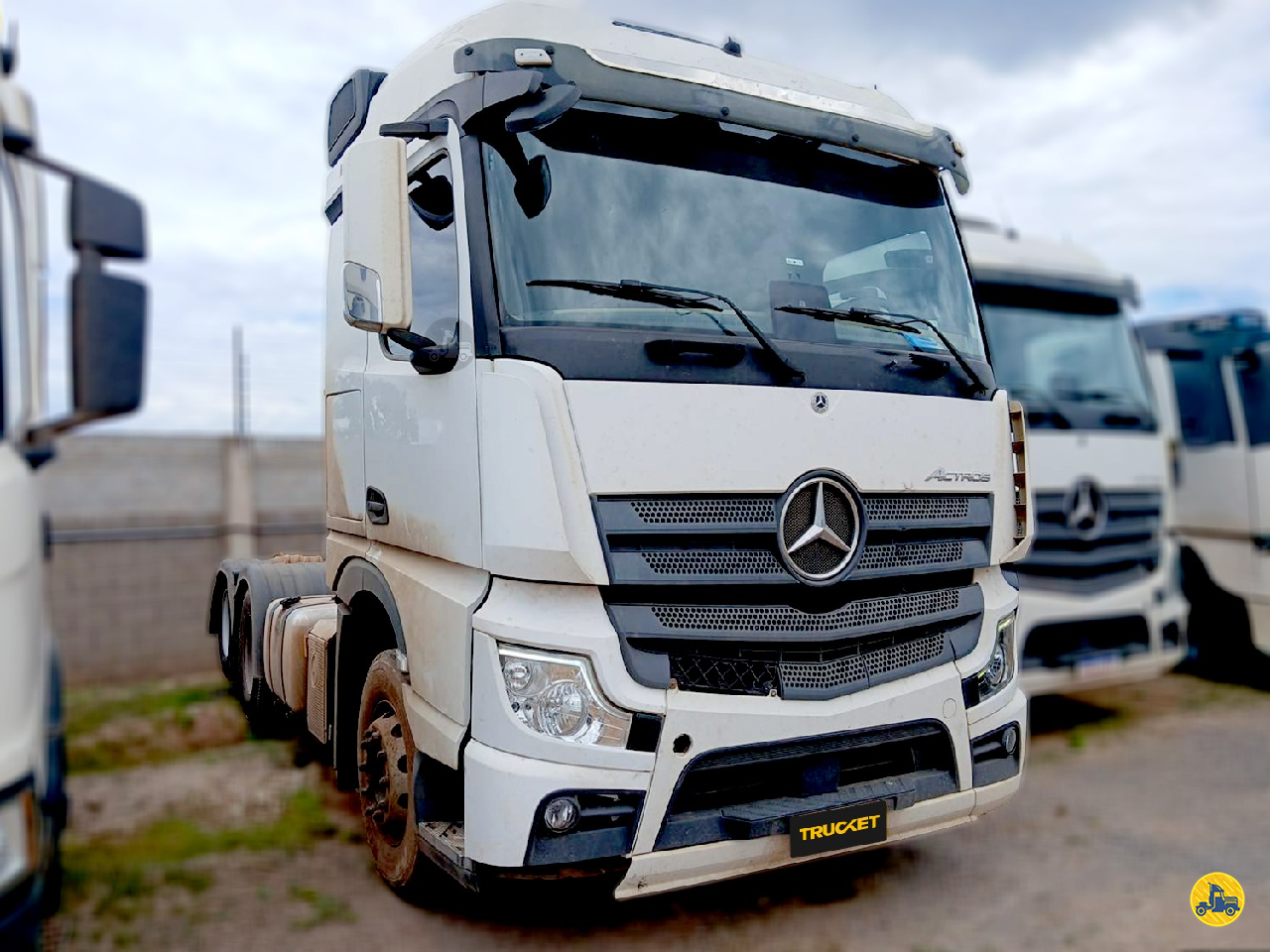 CAMINHAO MERCEDES-BENZ MB 2548 Cavalo Mecânico Cavalo 6x2 Trucket Caminhões CURITIBA PARANÁ PR