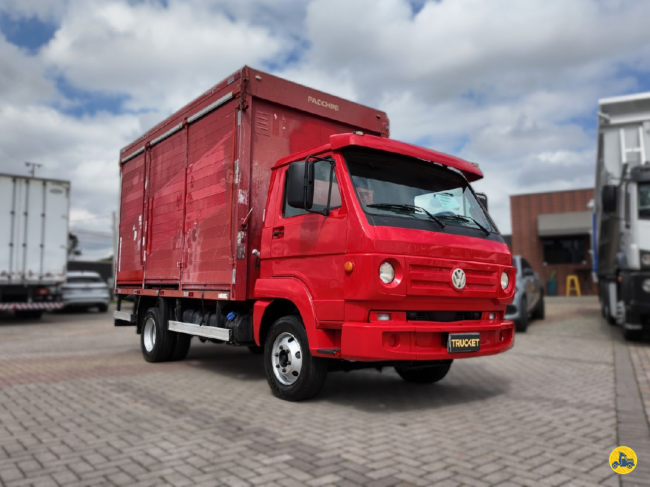 CAMINHAO VOLKSWAGEN VW 9160 Baú Bebidas Toco 4x2 Trucket Caminhões CURITIBA PARANÁ PR