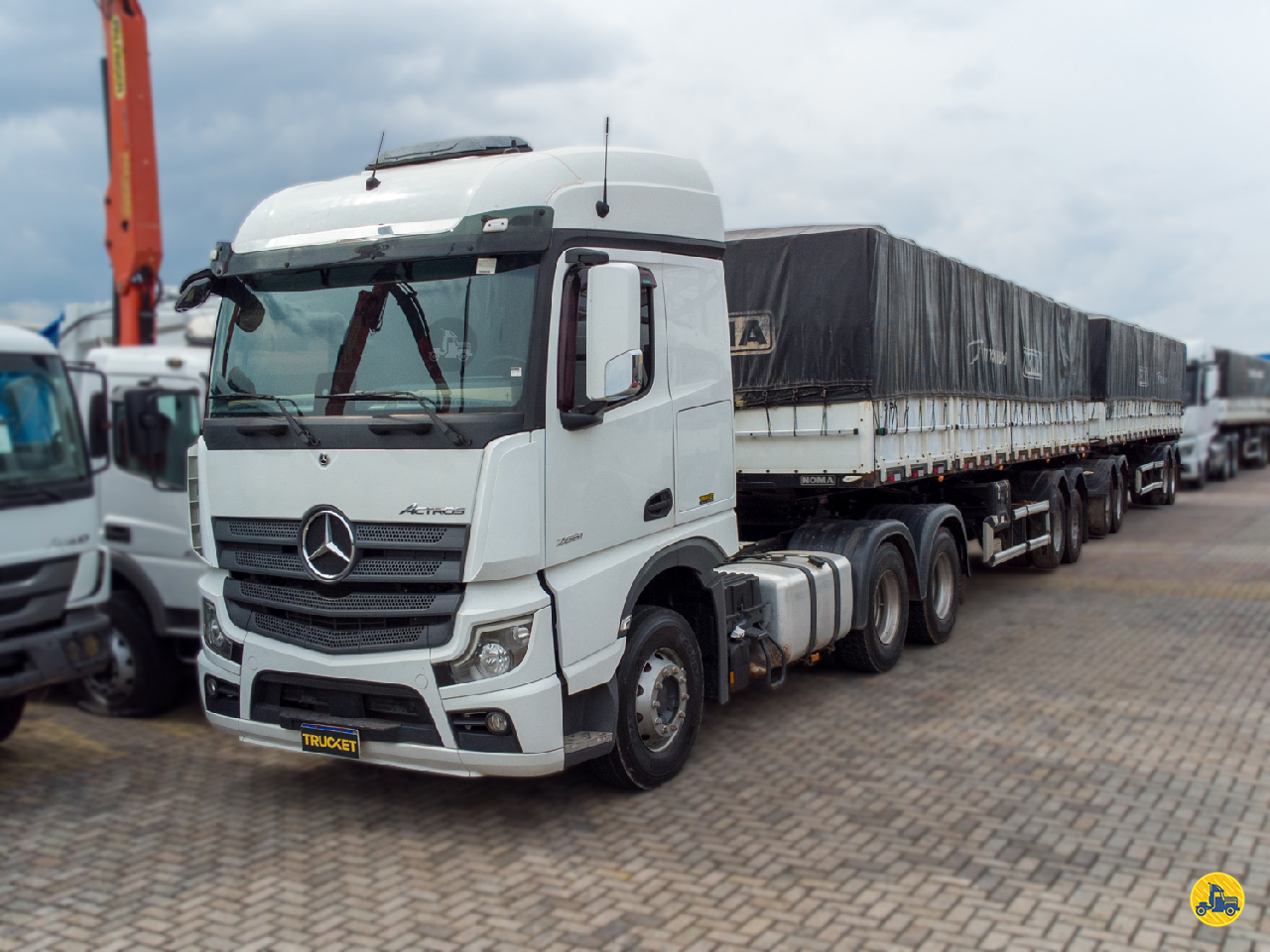 CAMINHAO MERCEDES-BENZ MB 2651 Graneleiro Cavalo 6x4 Trucket Caminhões CURITIBA PARANÁ PR