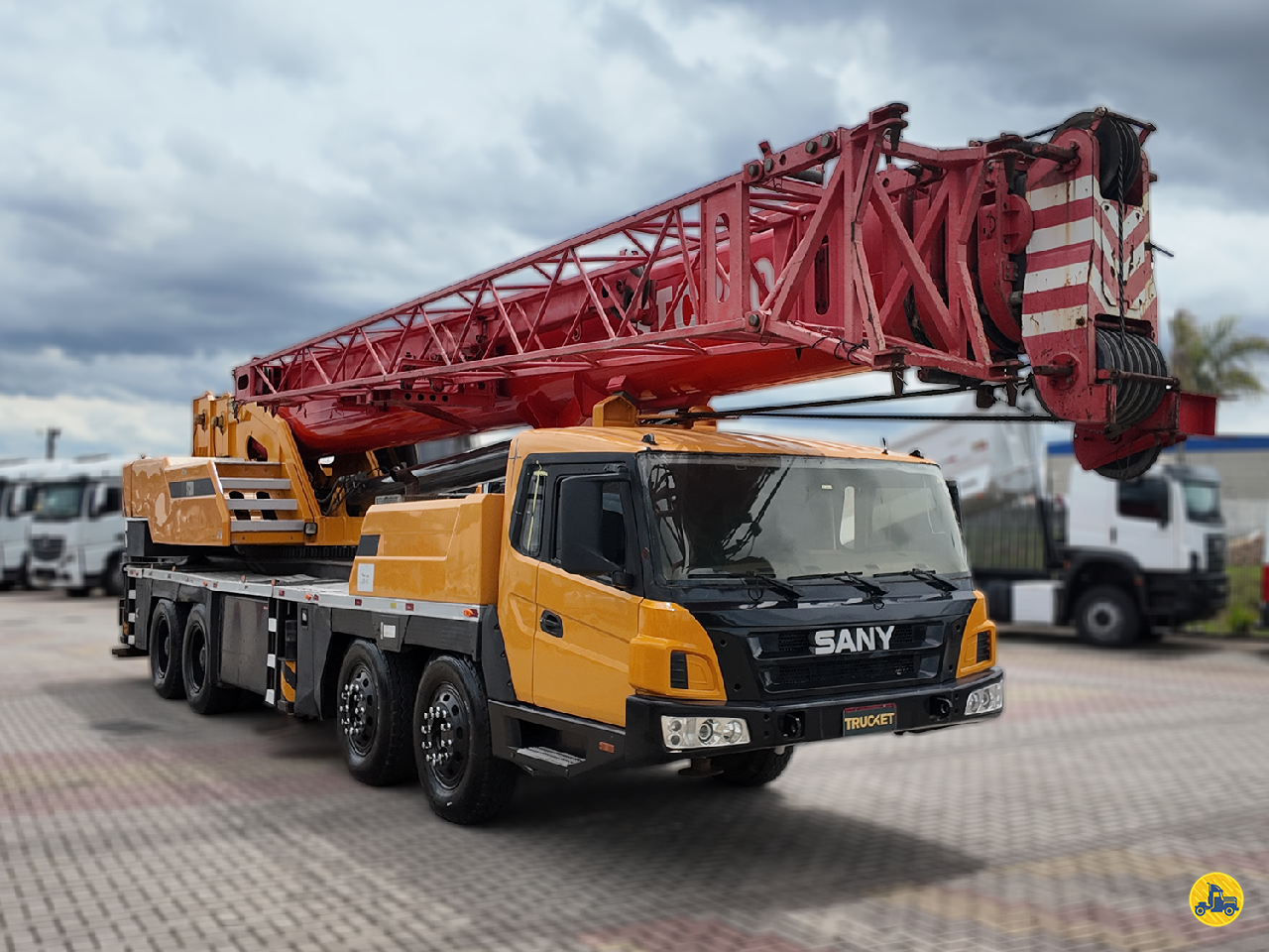 GUINDASTE SANY GUINDASTE STC800 Trucket Caminhões CURITIBA PARANÁ PR